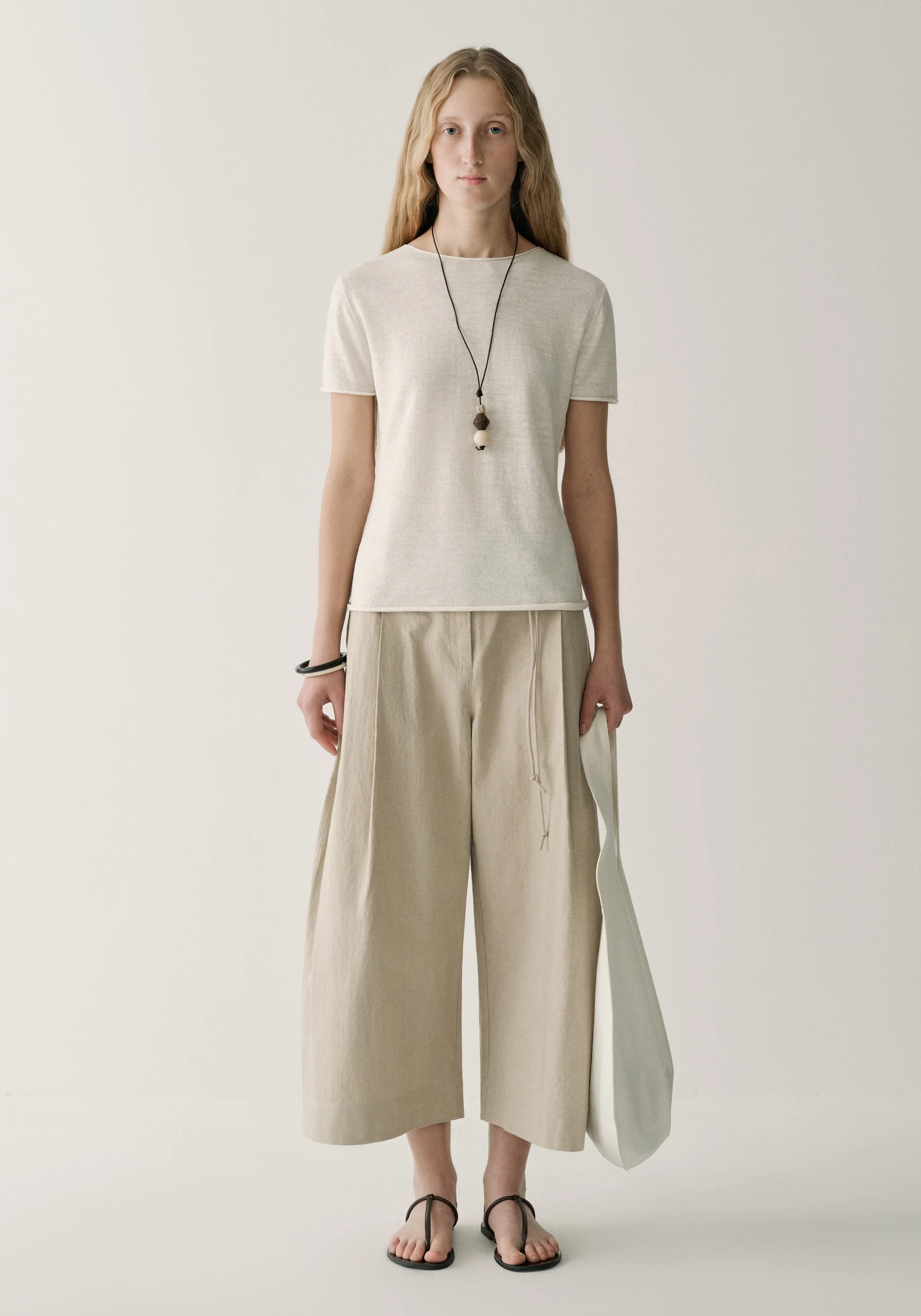 Linen Knitted T-shirt - Image 10