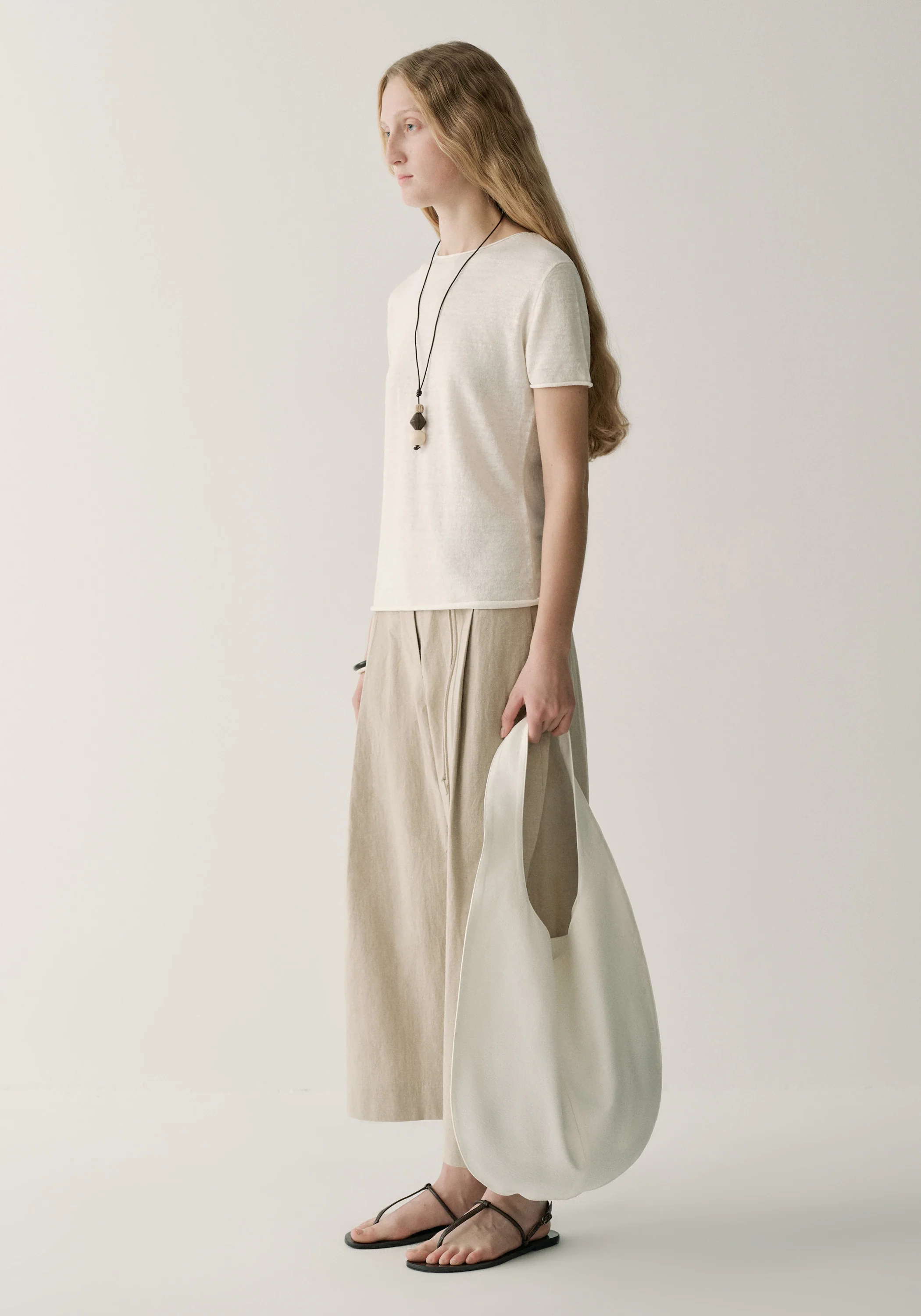 Linen Knitted T-shirt - Image 11