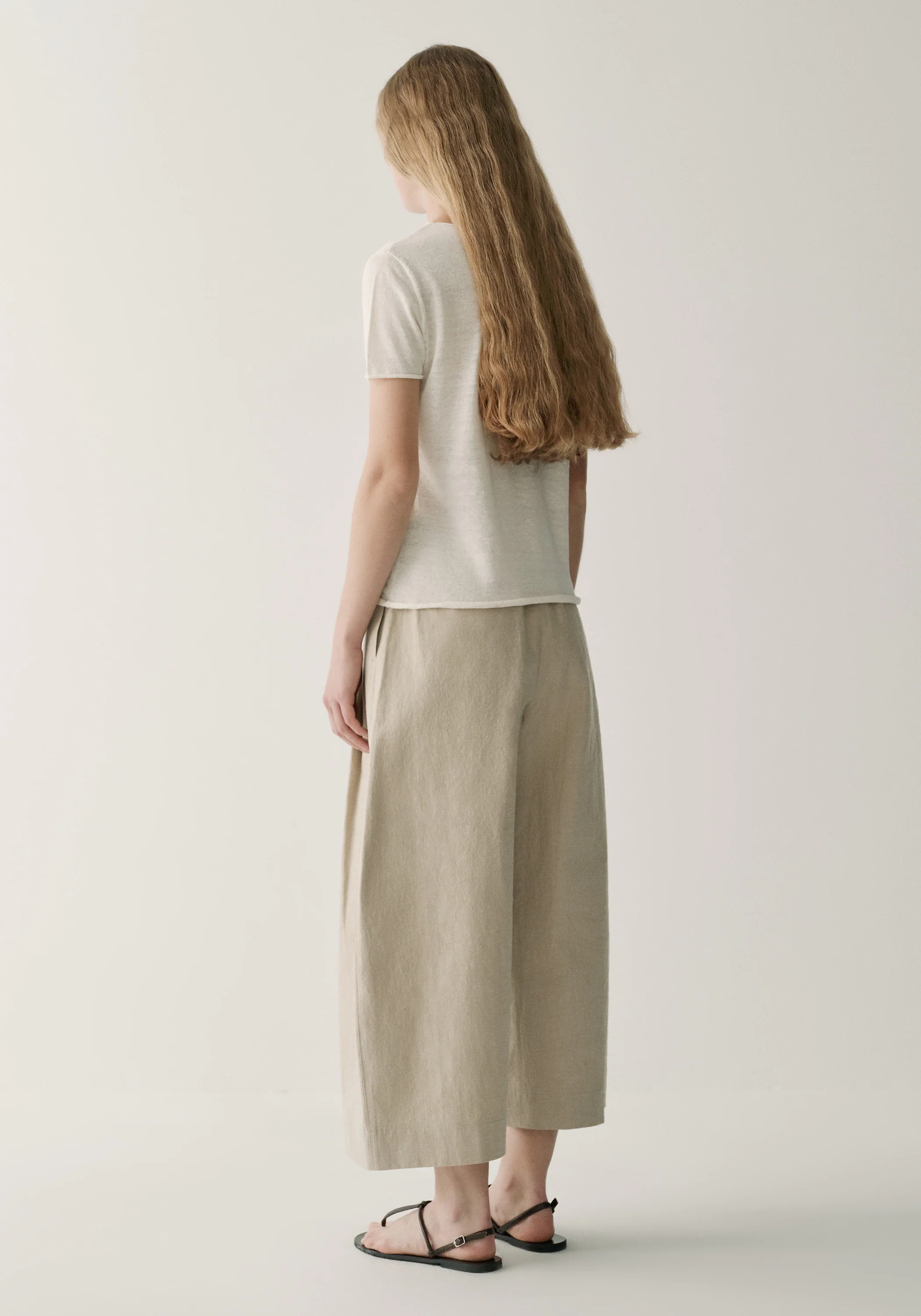 Linen Knitted T-shirt - Image 12