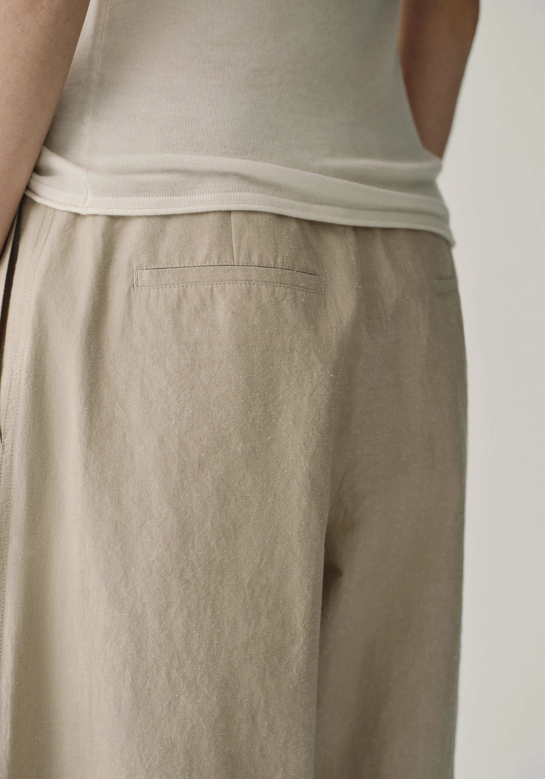 Cotton-silk Buttoned Pants - Image 15