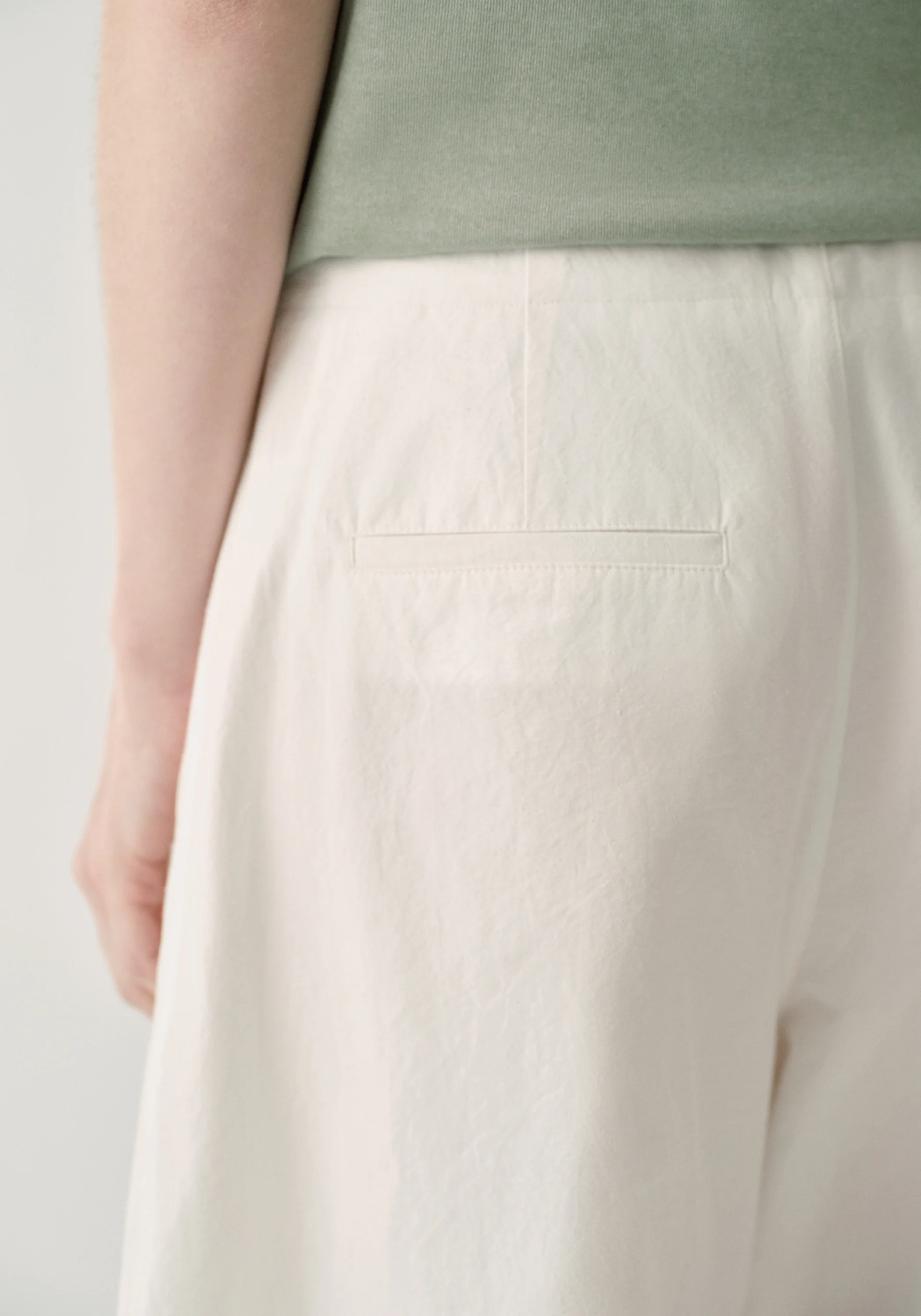 Cotton-silk Buttoned Pants - Image 21