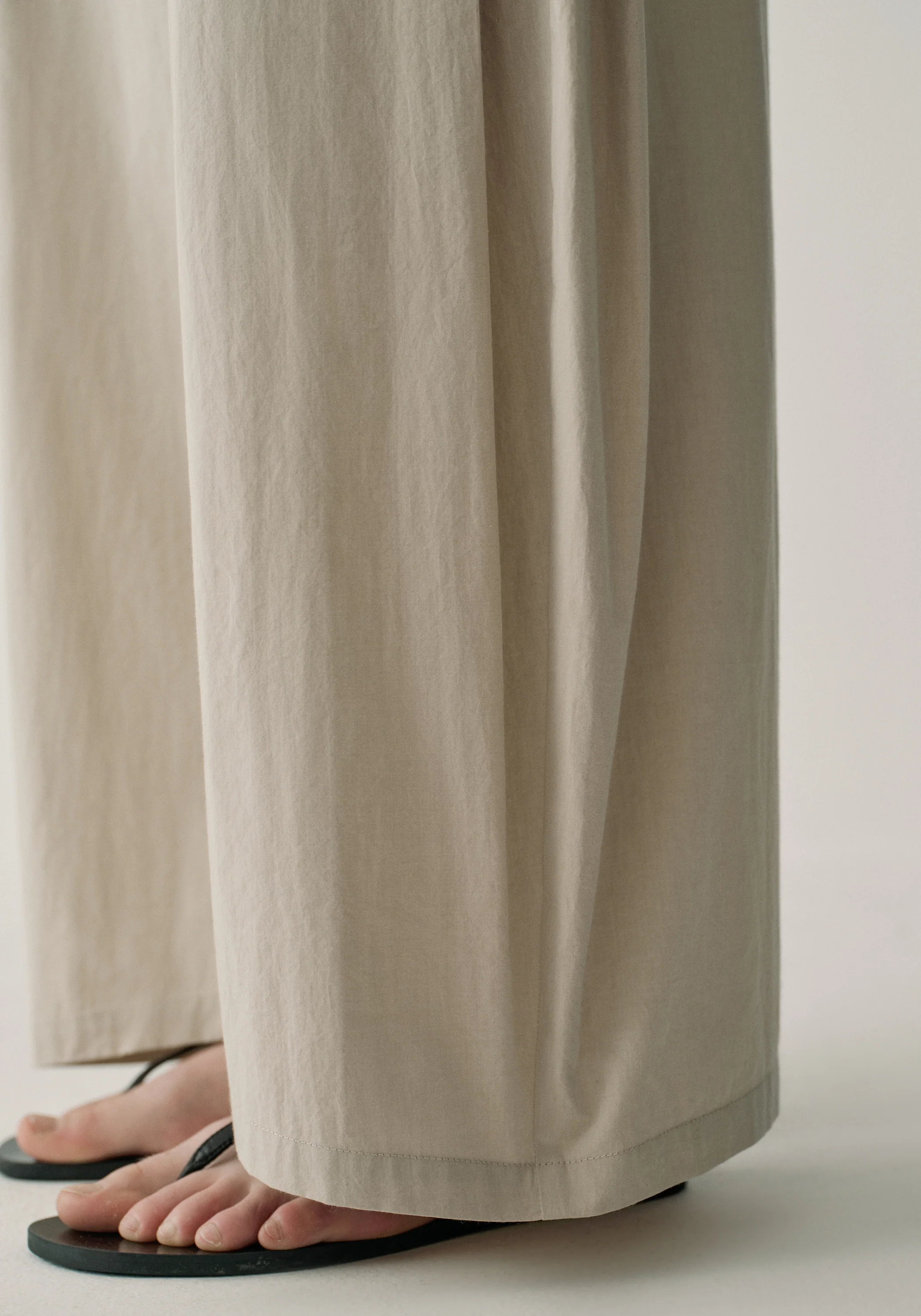 Side-pleats Cotton Pants - Image 16