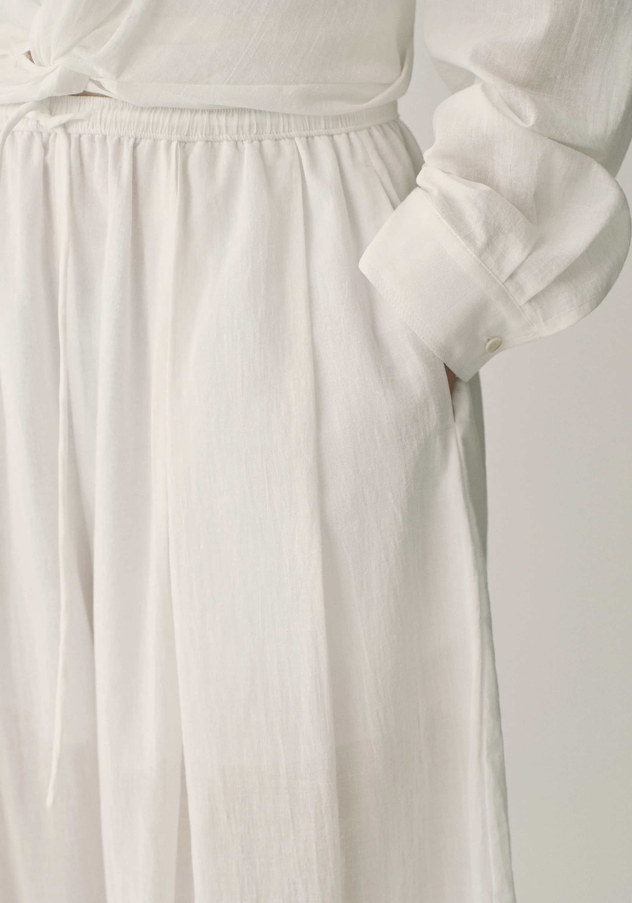 Elastic-waist Balloon Pants - Image 15