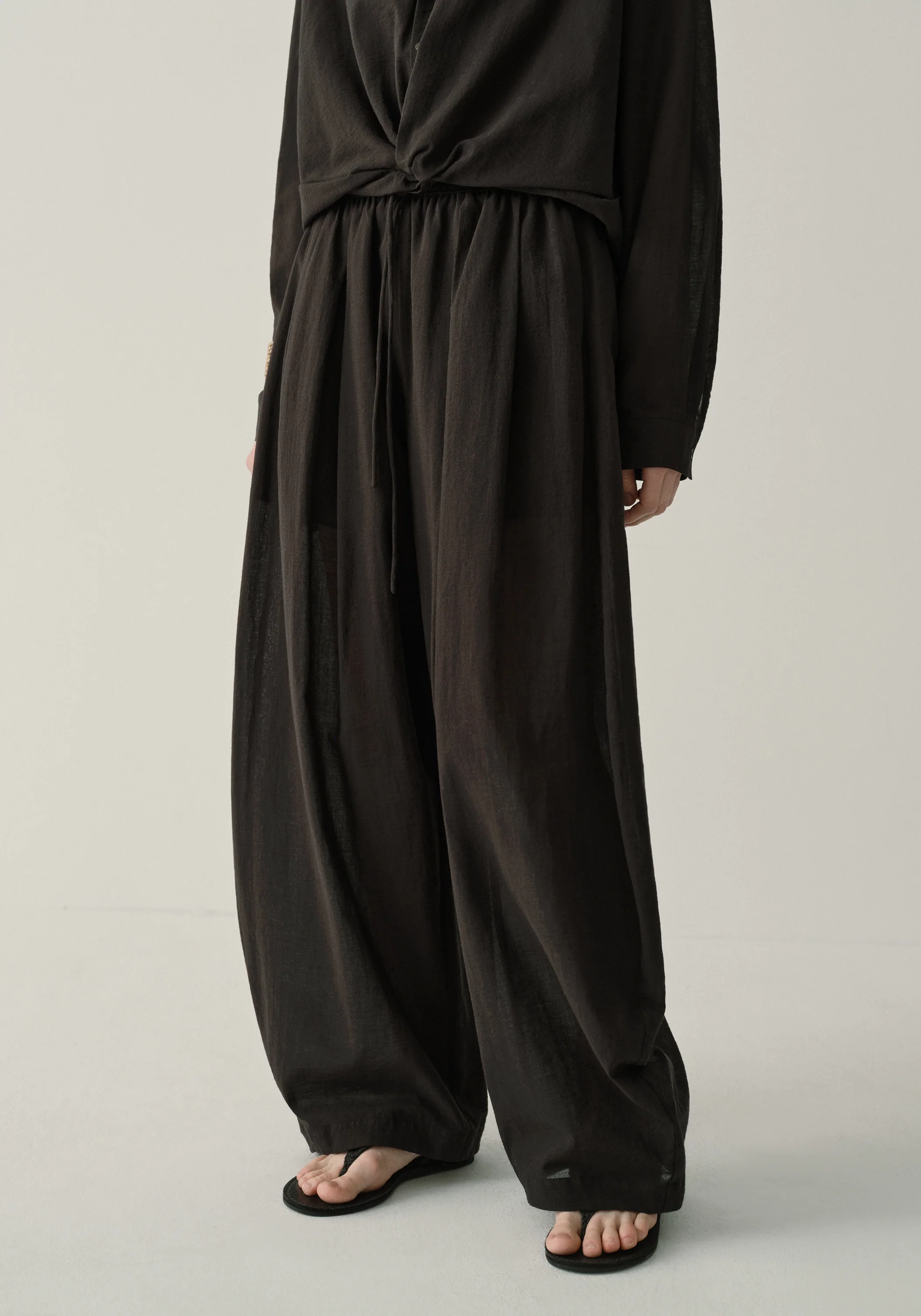 Elastic-waist Balloon Pants - Image 5