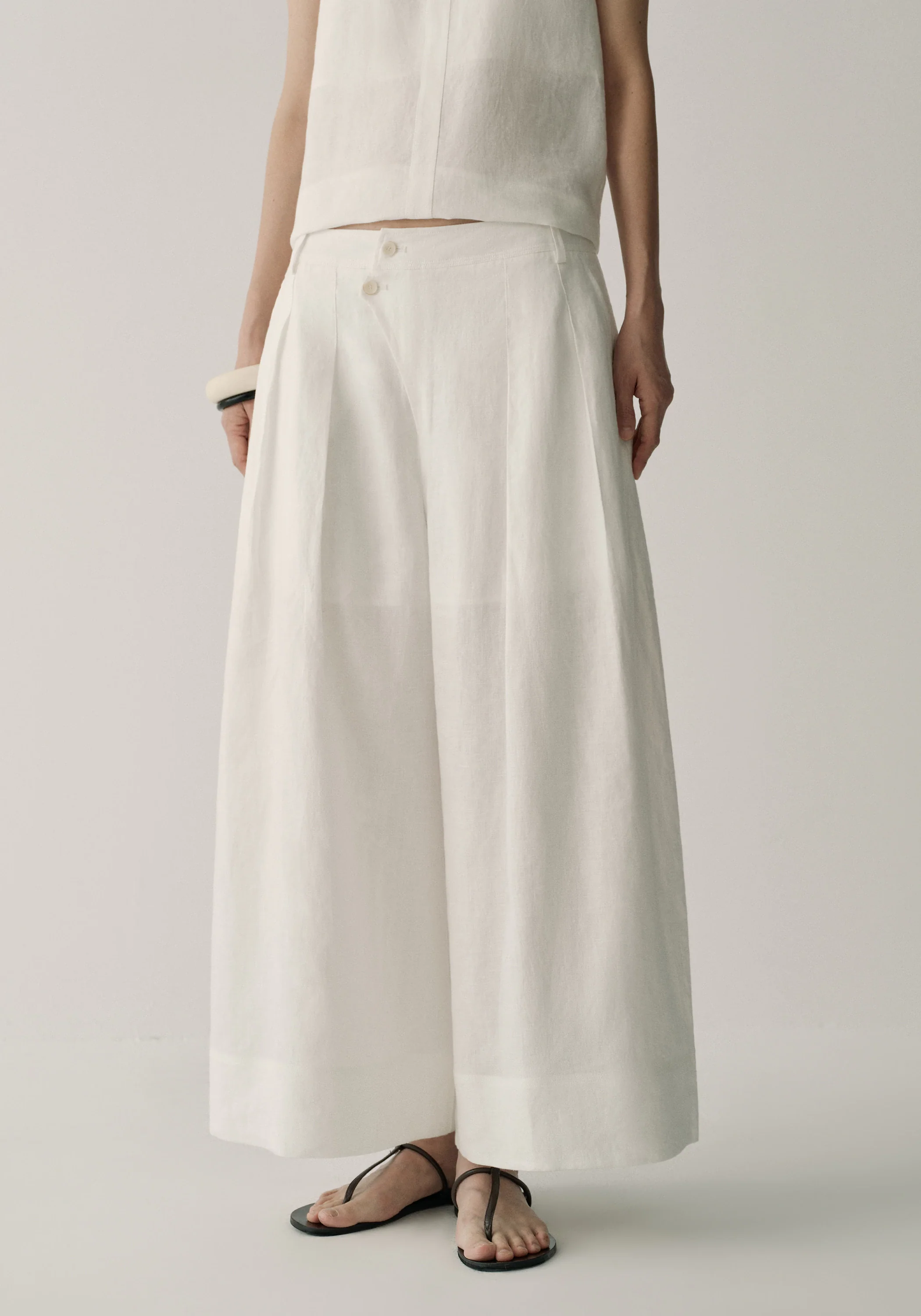 Linen Cropped Pants - Image 13