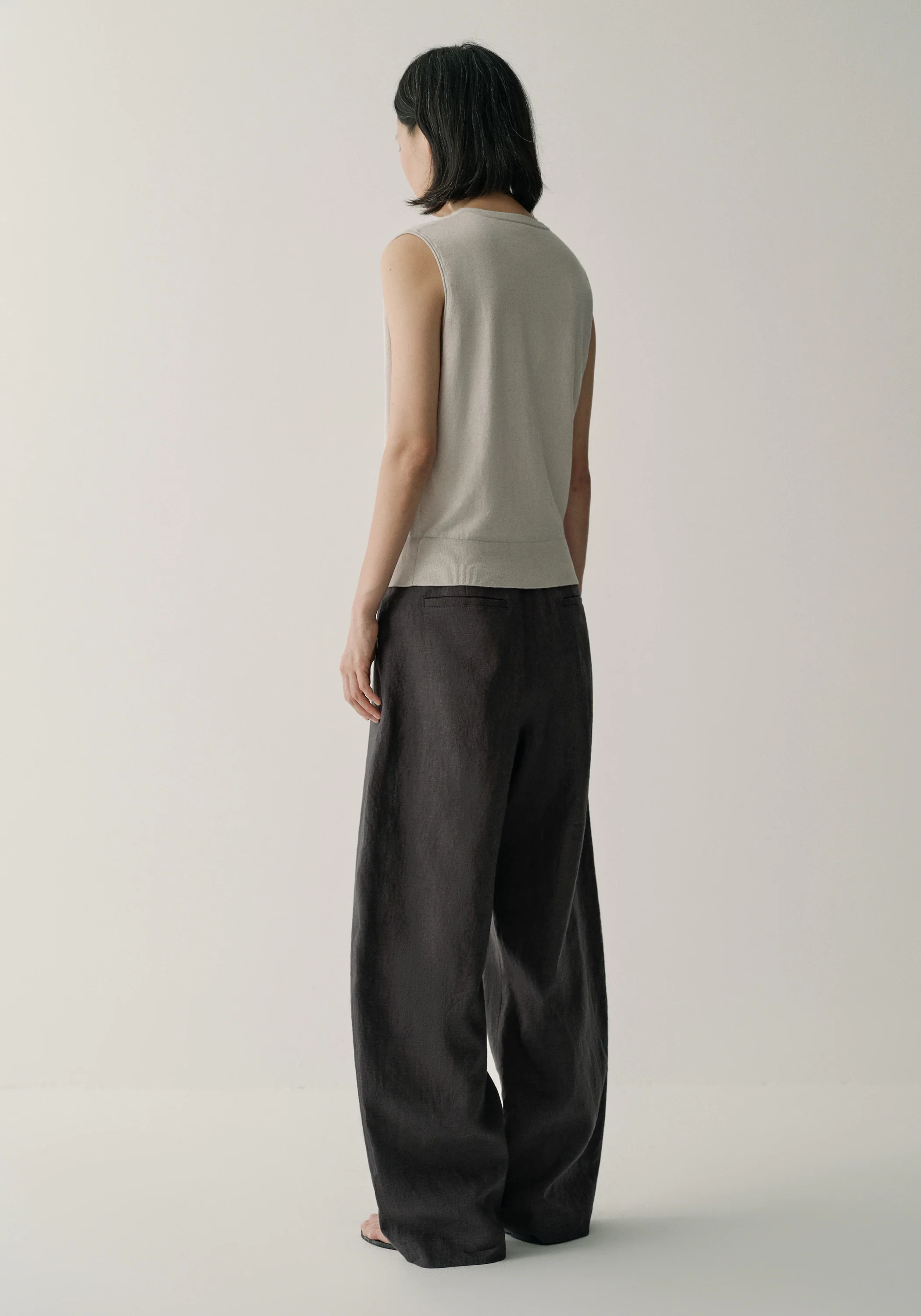 Linen Curved Pants - Image 3