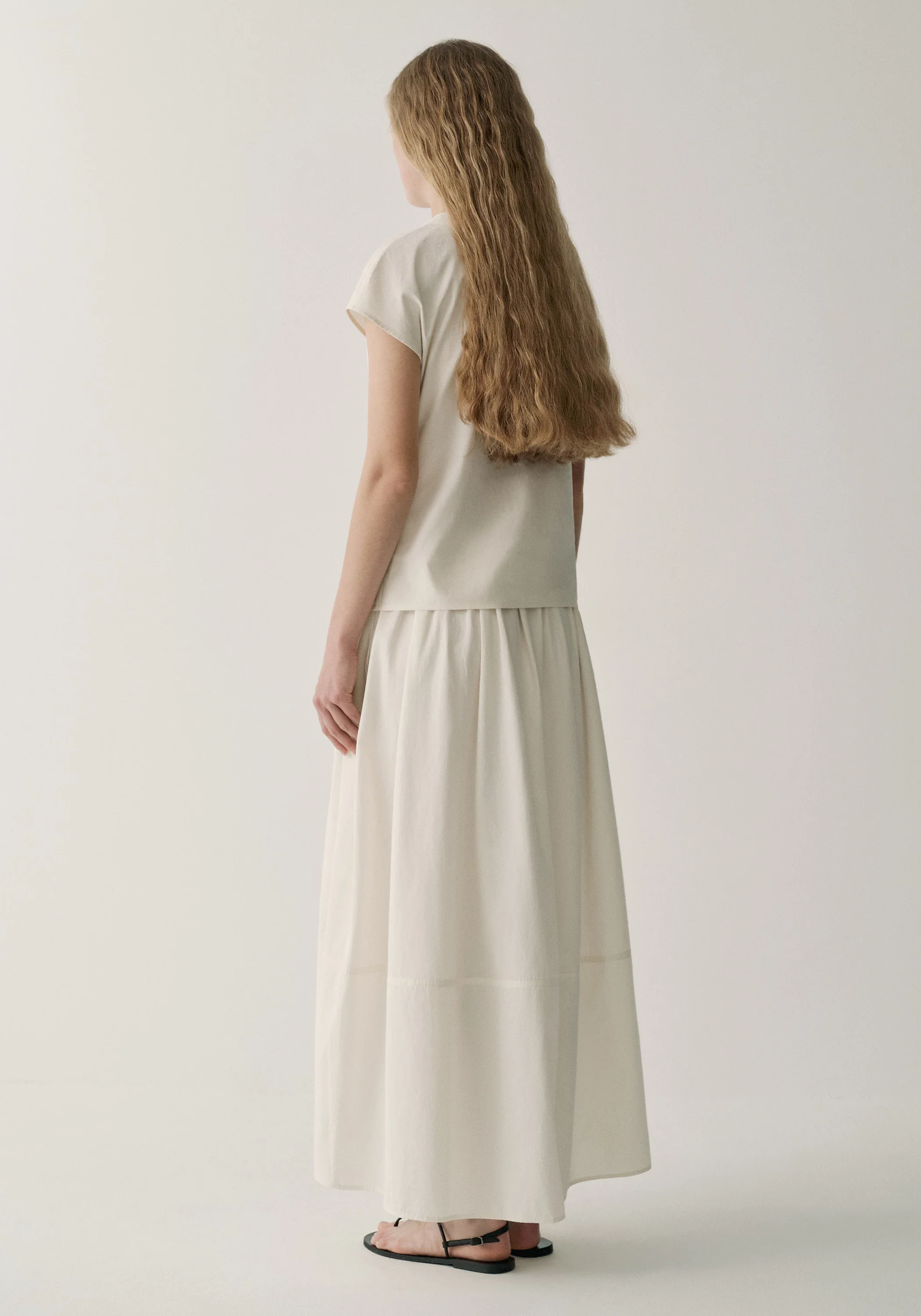 Elastic Waist Cocoon Skirt - Image 12
