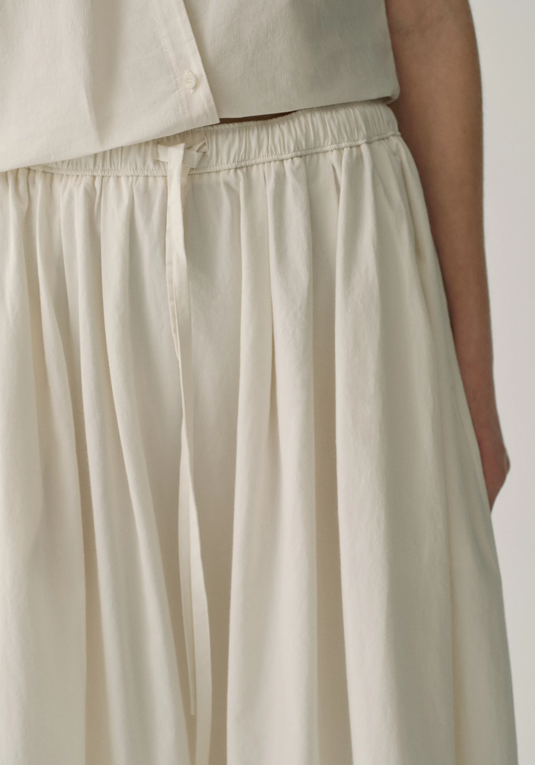 Elastic Waist Cocoon Skirt - Image 15
