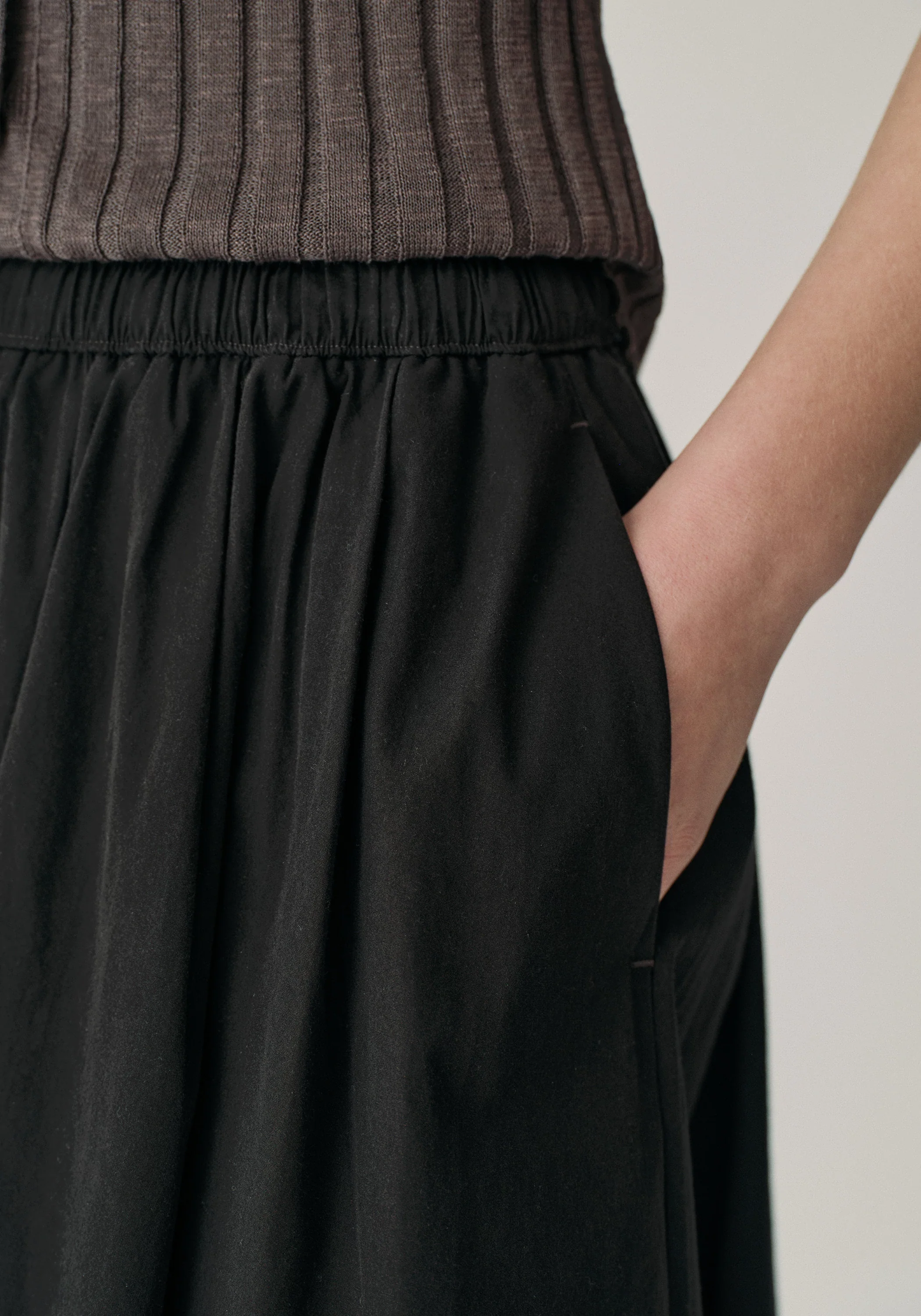 Elastic Waist Cocoon Skirt - Image 22