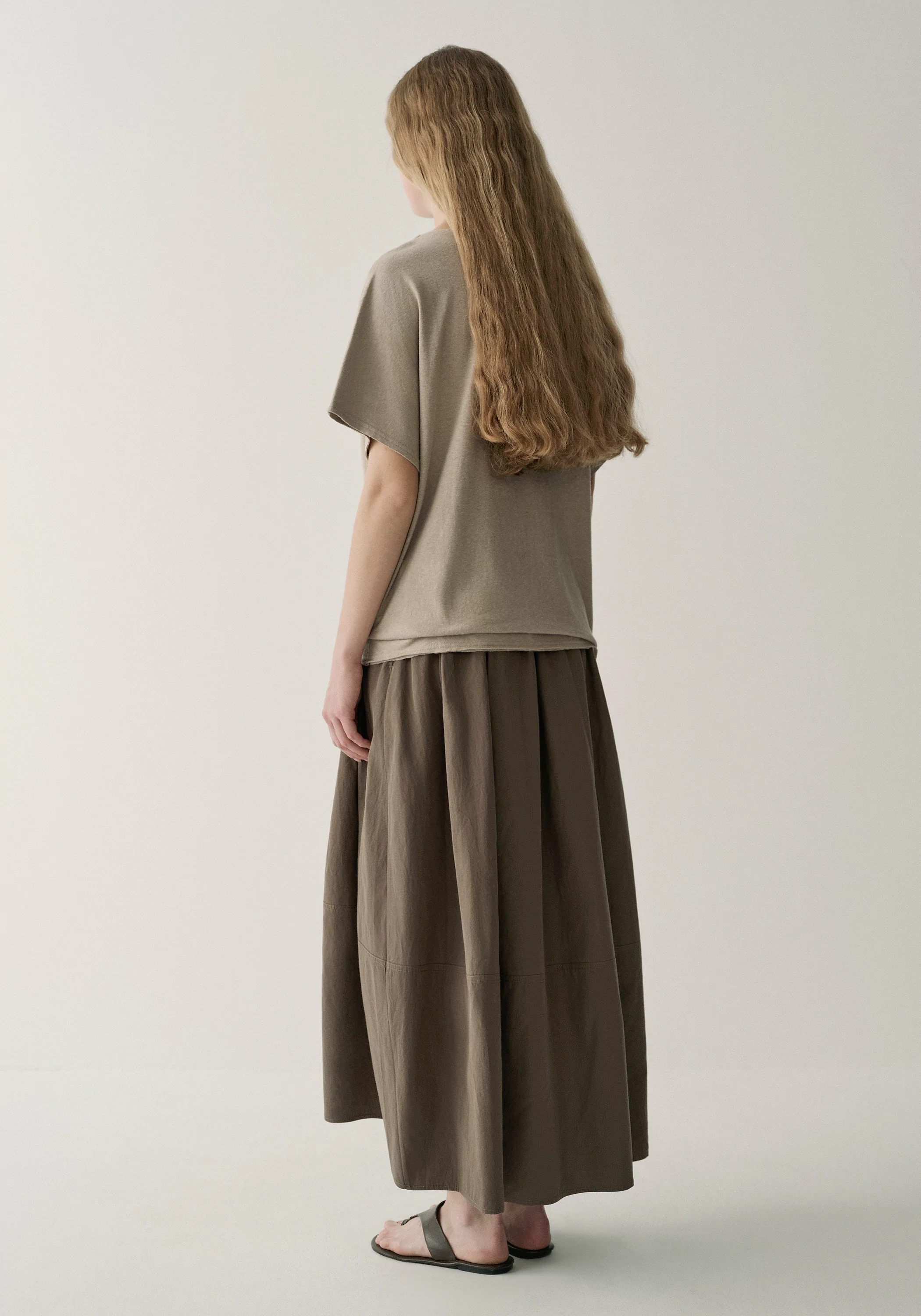 Elastic Waist Cocoon Skirt - Image 4