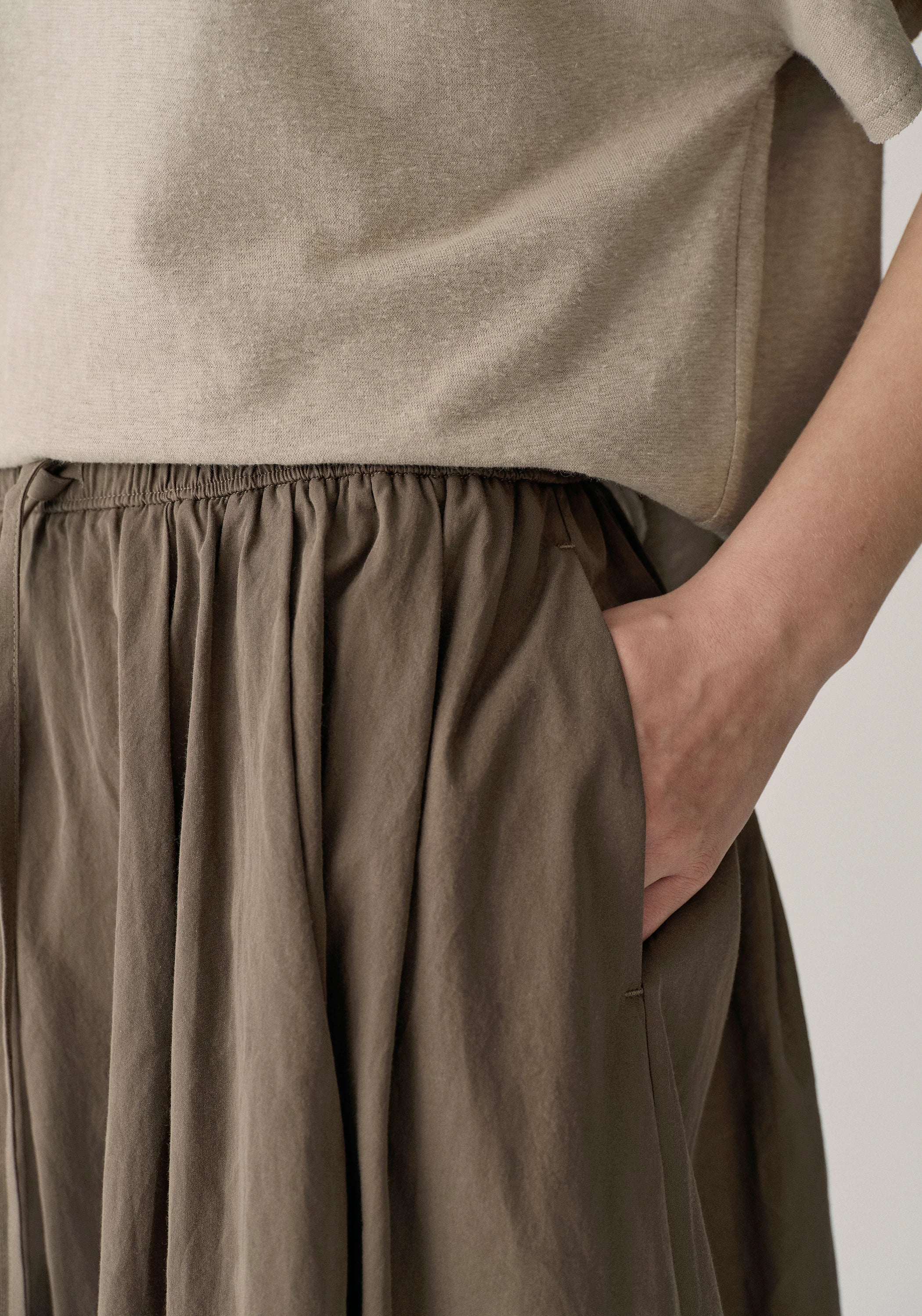 Elastic Waist Cocoon Skirt - Image 8