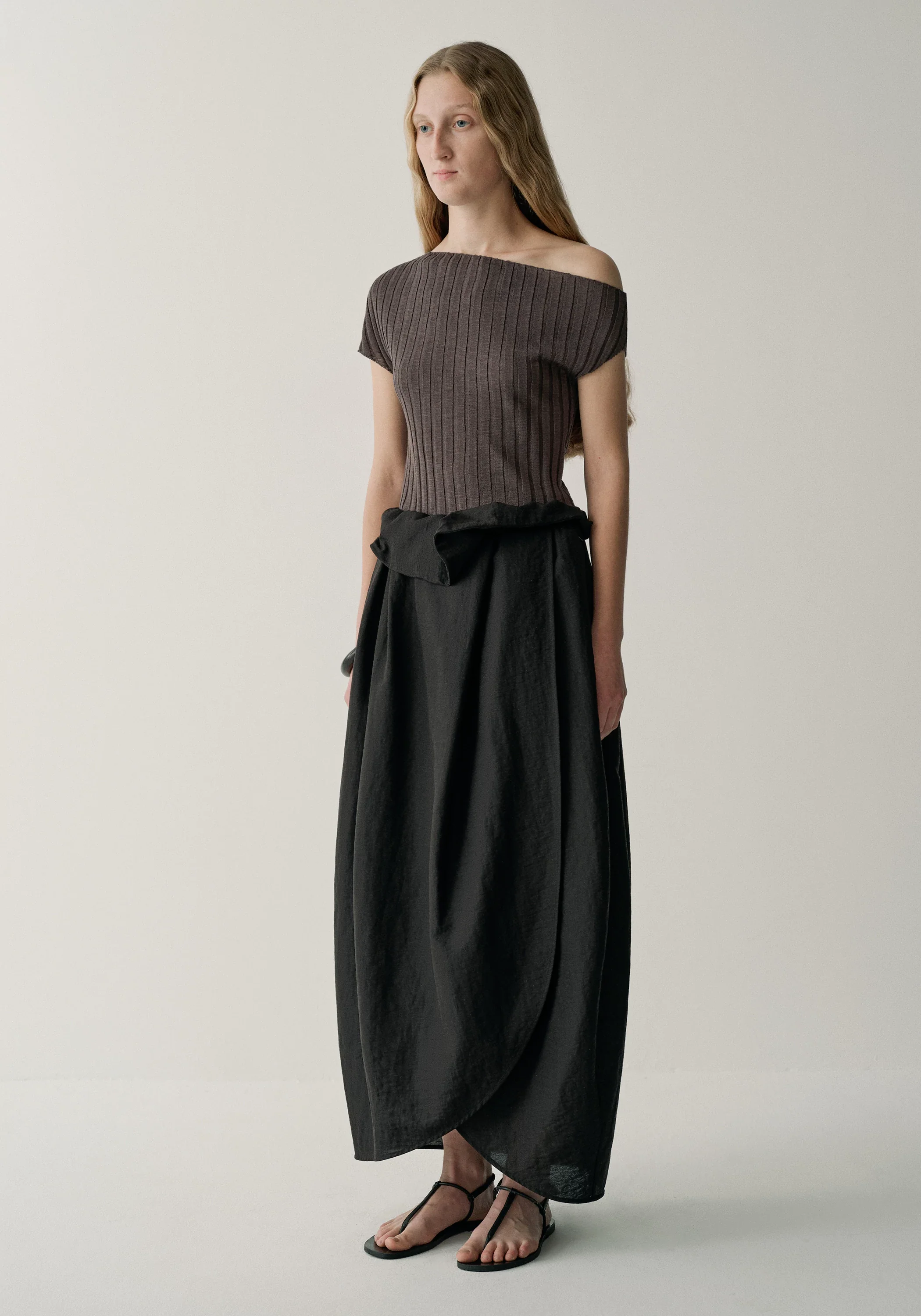 Tulip Structured Skirt - Image 3