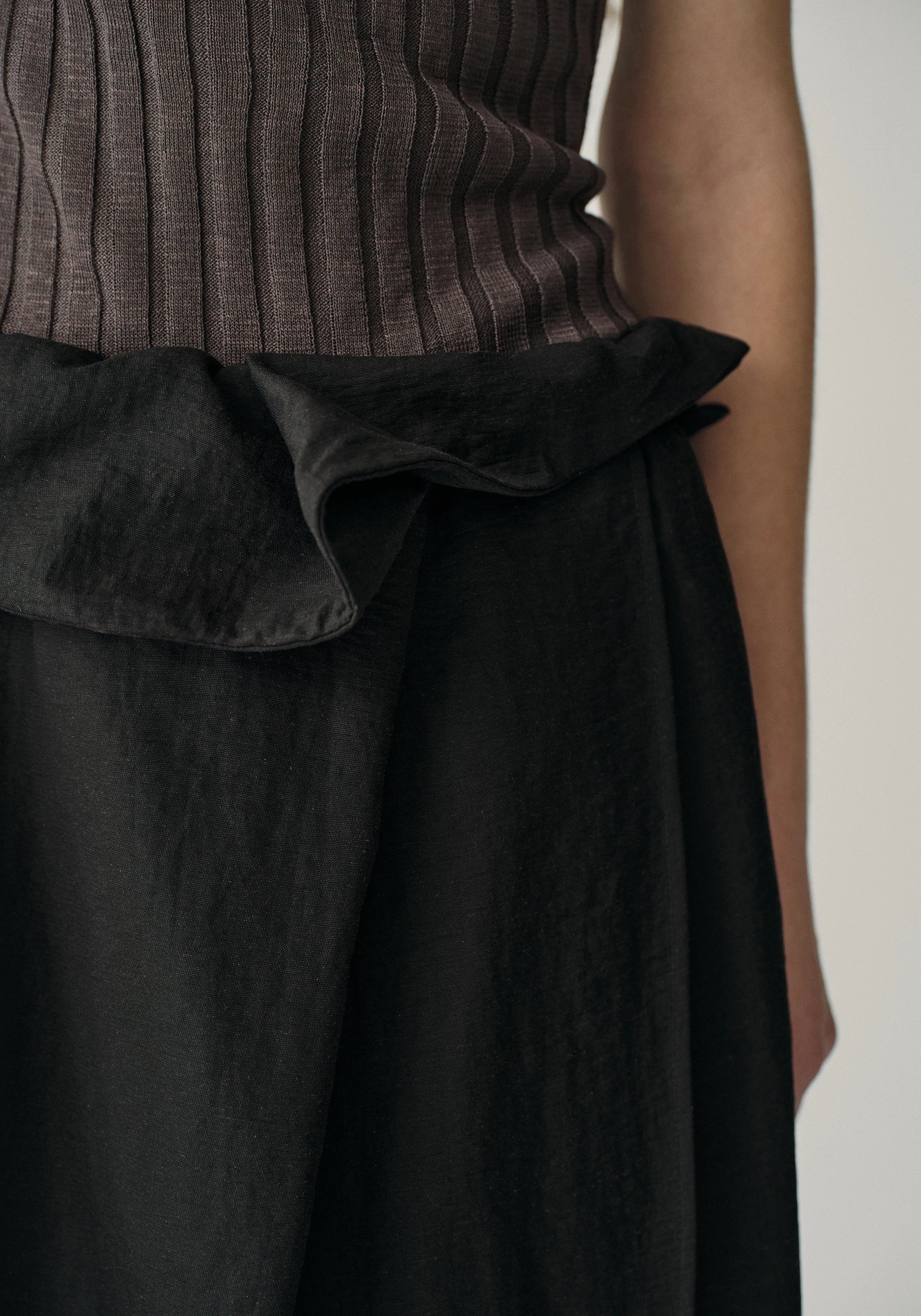 Tulip Structured Skirt - Image 7