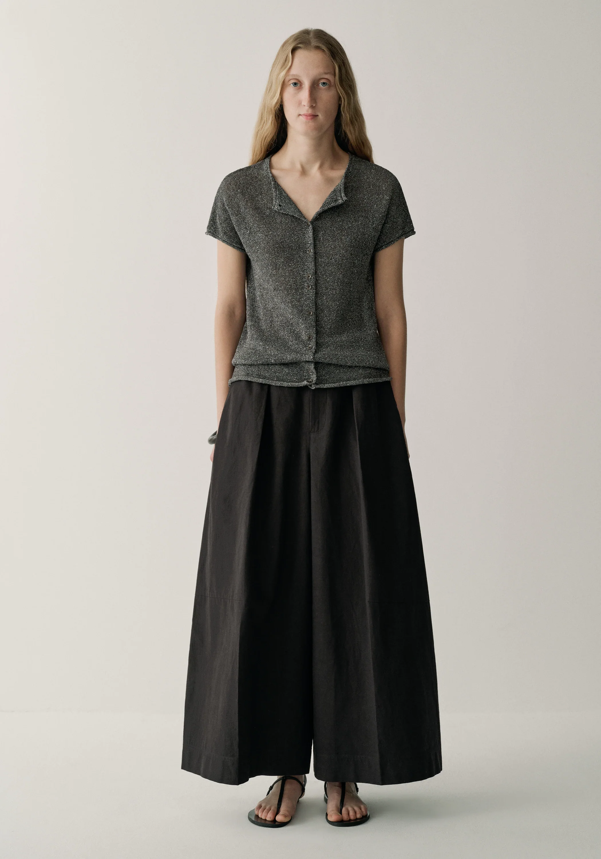 Short-sleeved Linen Cardigan - Image 3