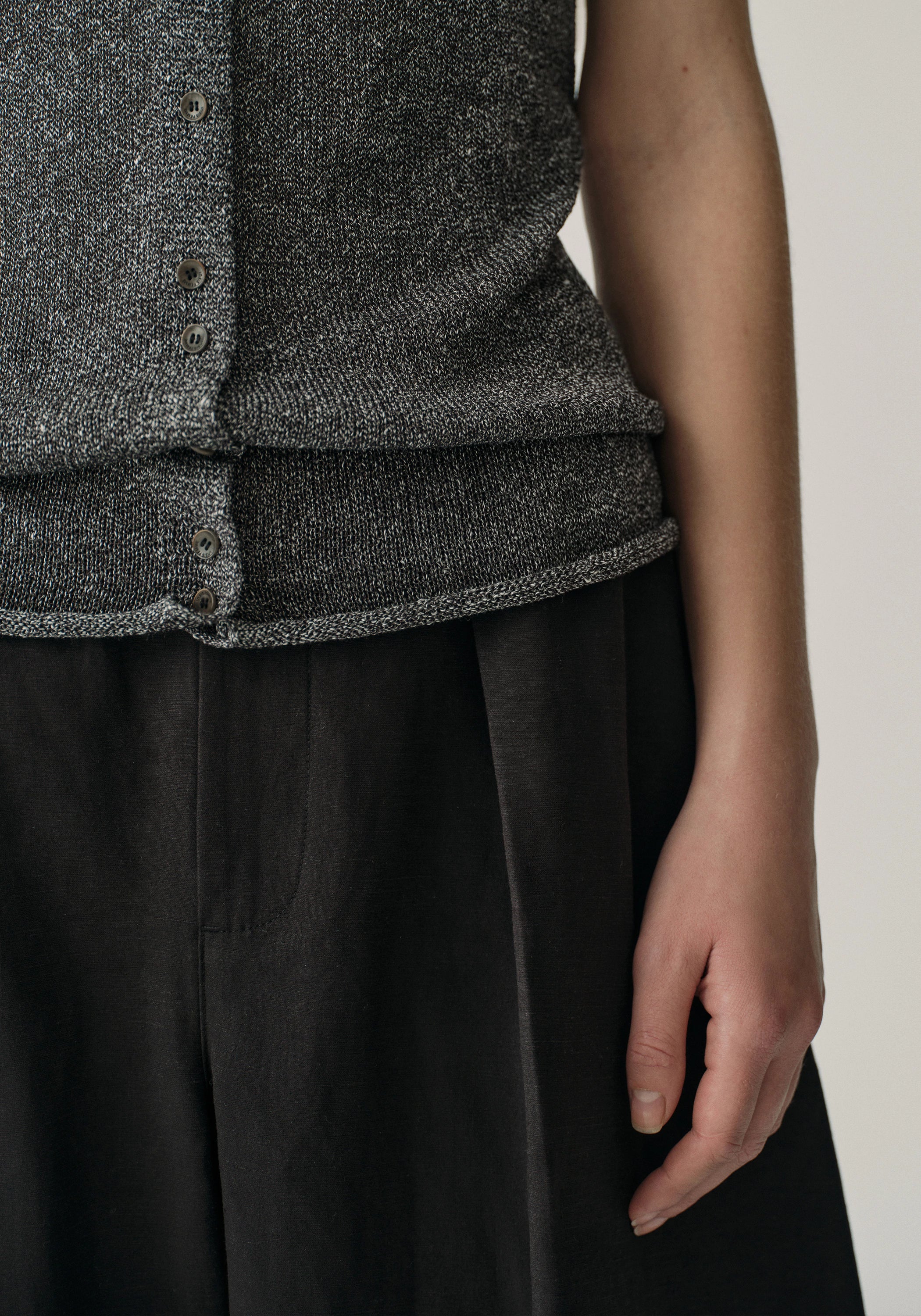 Short-sleeved Linen Cardigan - Image 9