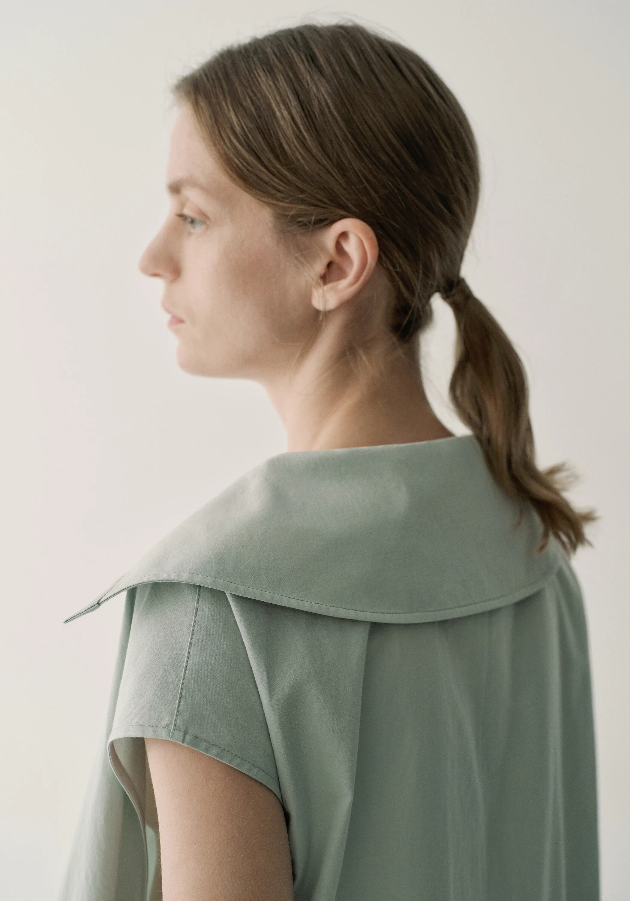 Wide-collar Buttoned Dress - Image 15