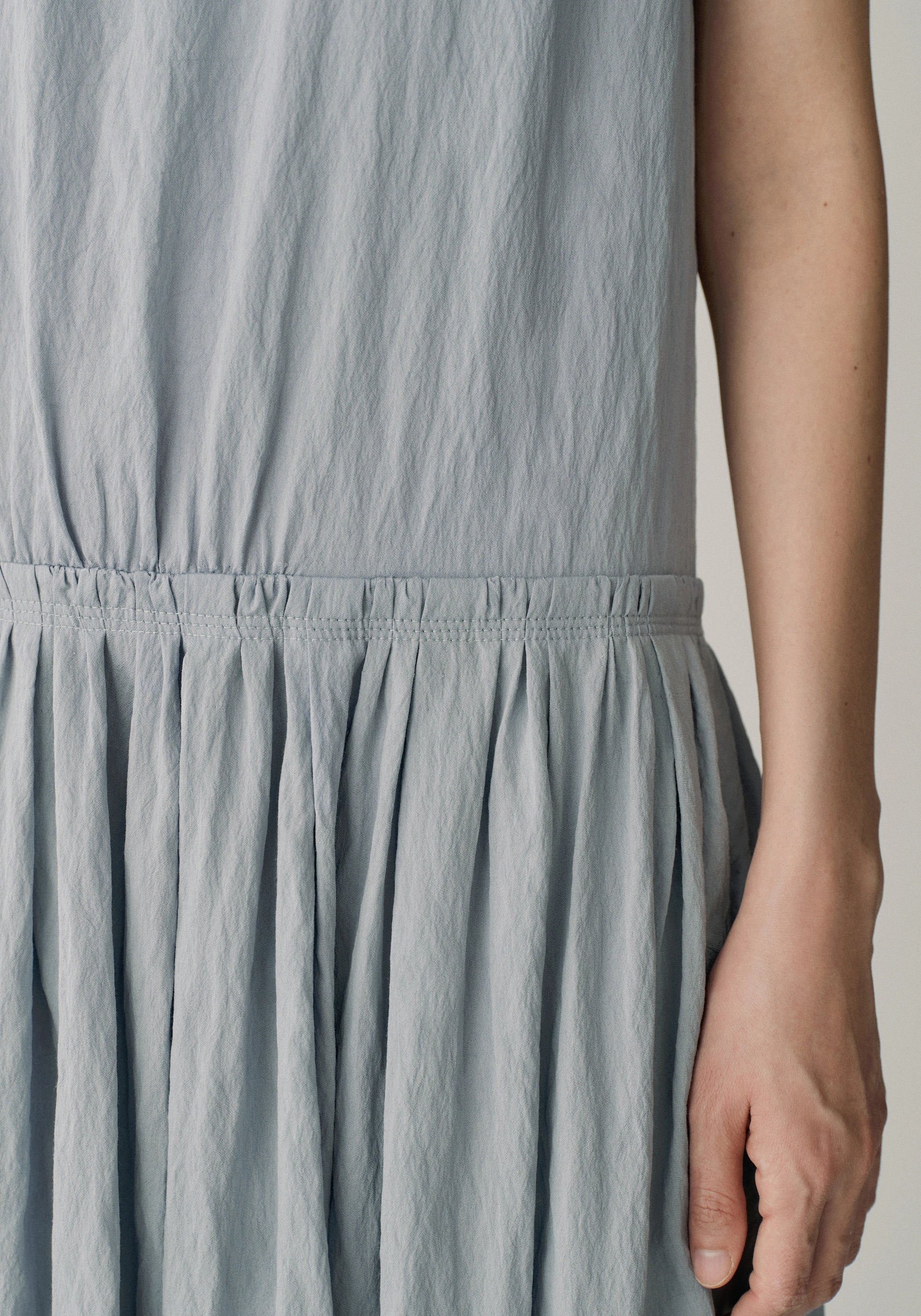 Crinkled Sleeveless Dress - Image 14