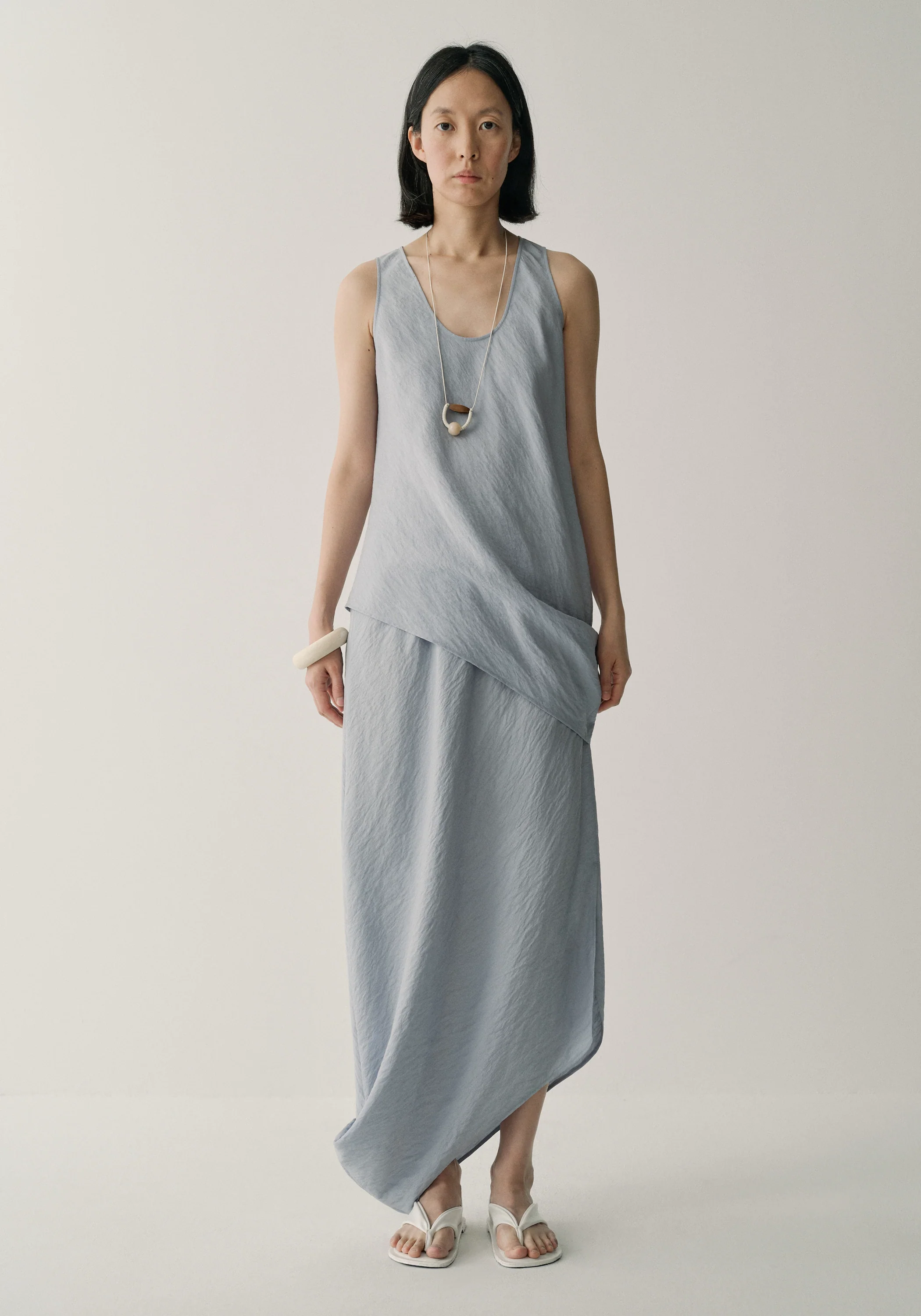 U-neck Sleeveless Top - Image 11
