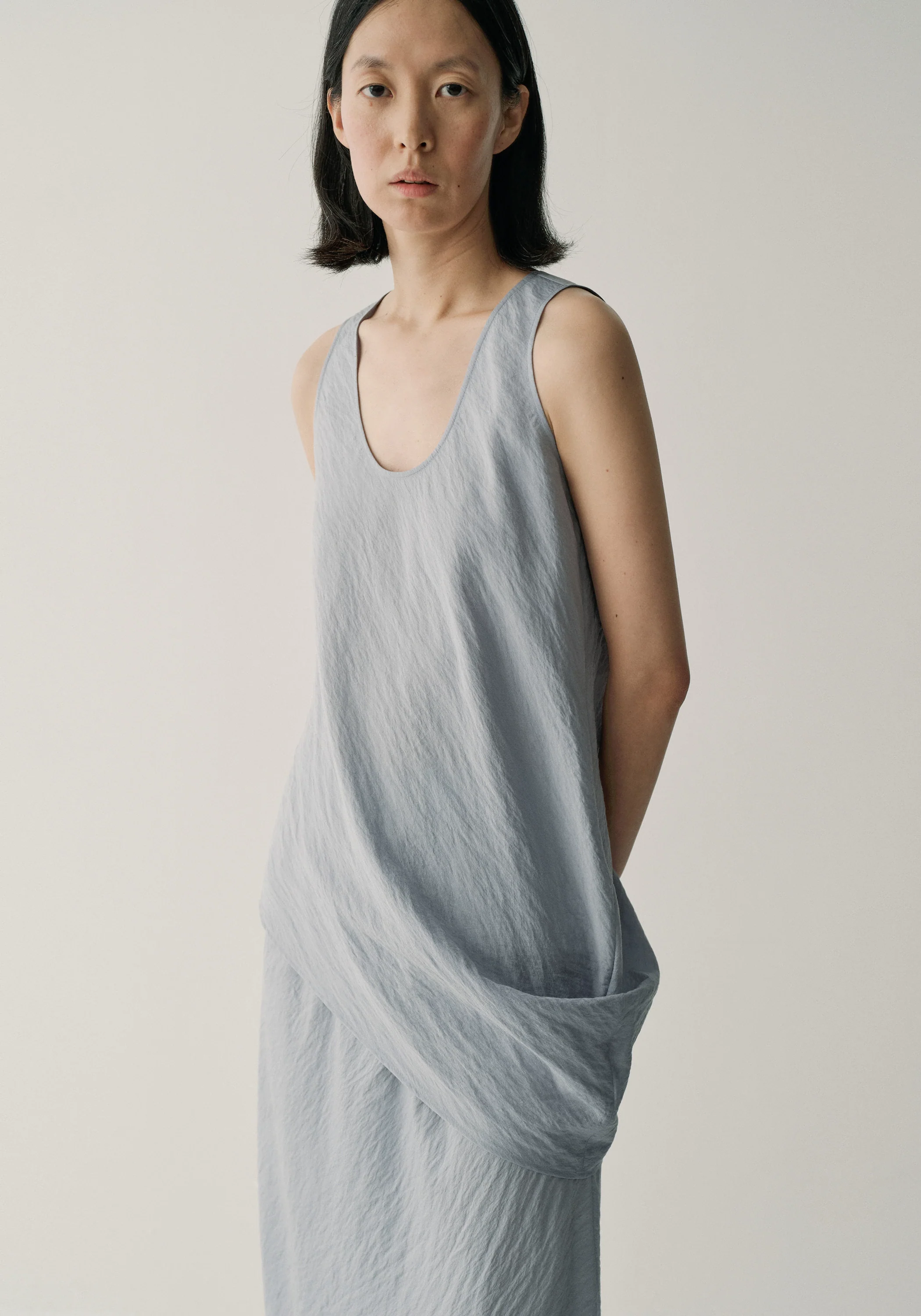 U-neck Sleeveless Top - Image 14