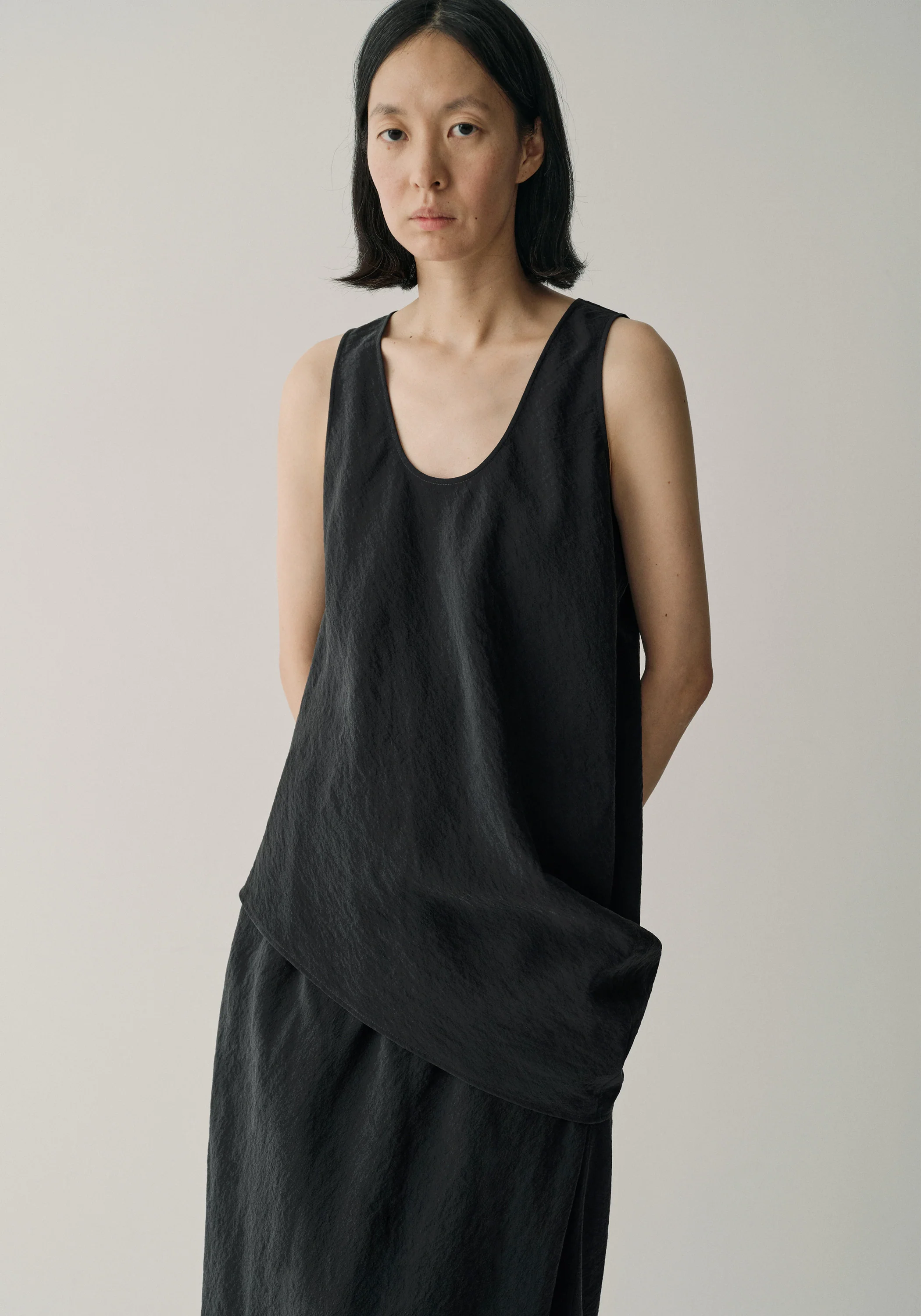 U-neck Sleeveless Top - Image 6