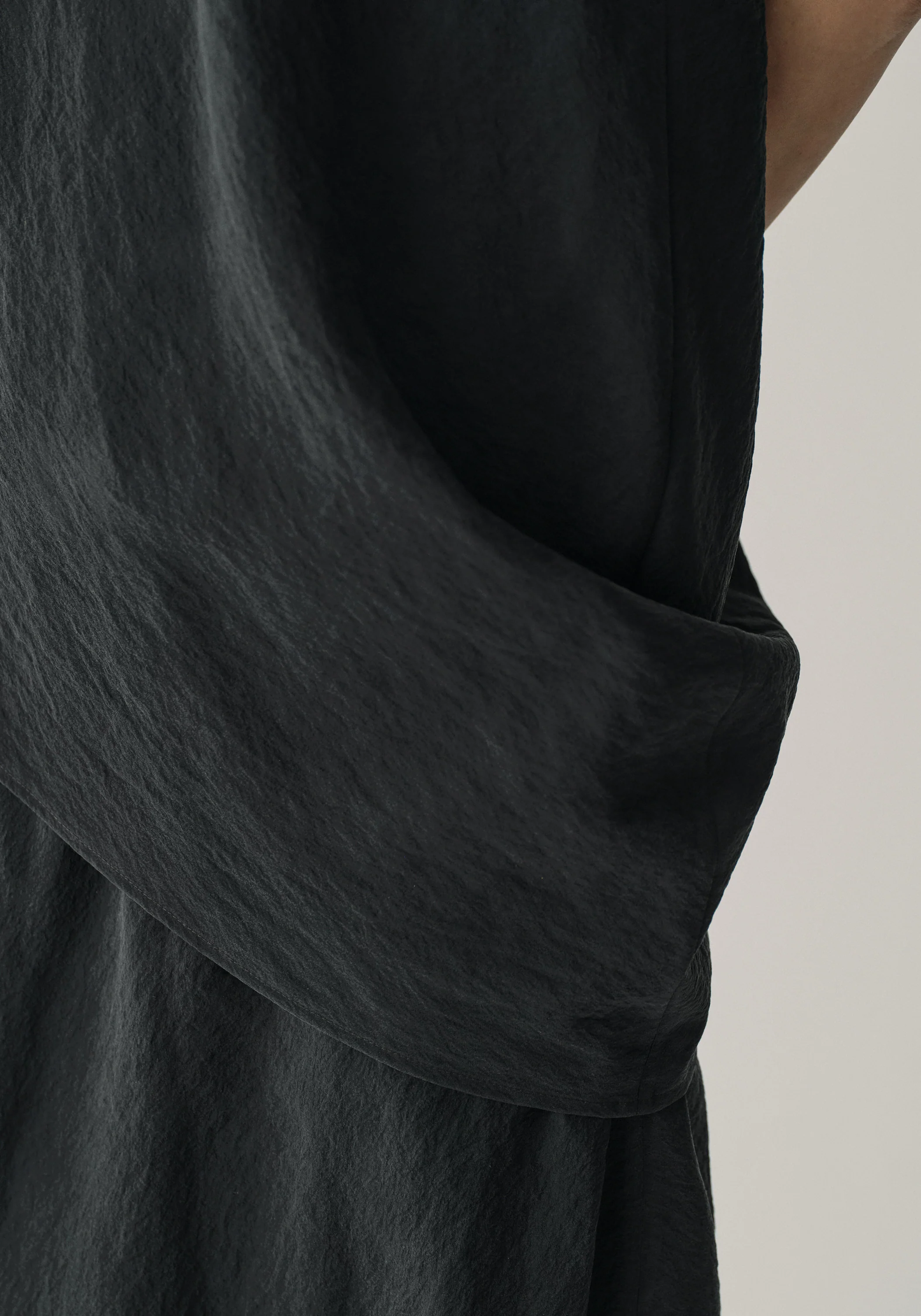 U-neck Sleeveless Top - Image 8
