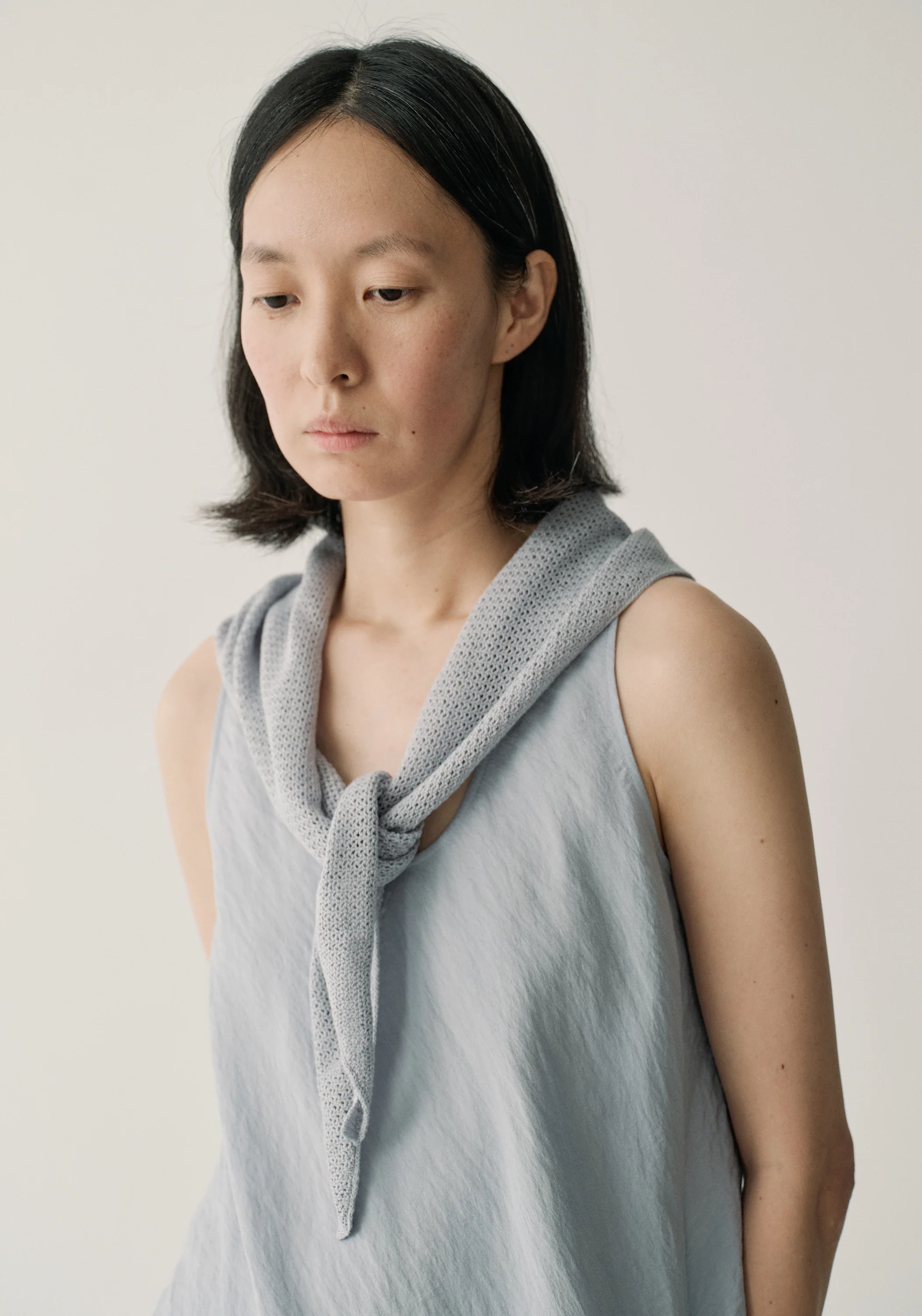 Open-knit Triangle Scarf - Image 14