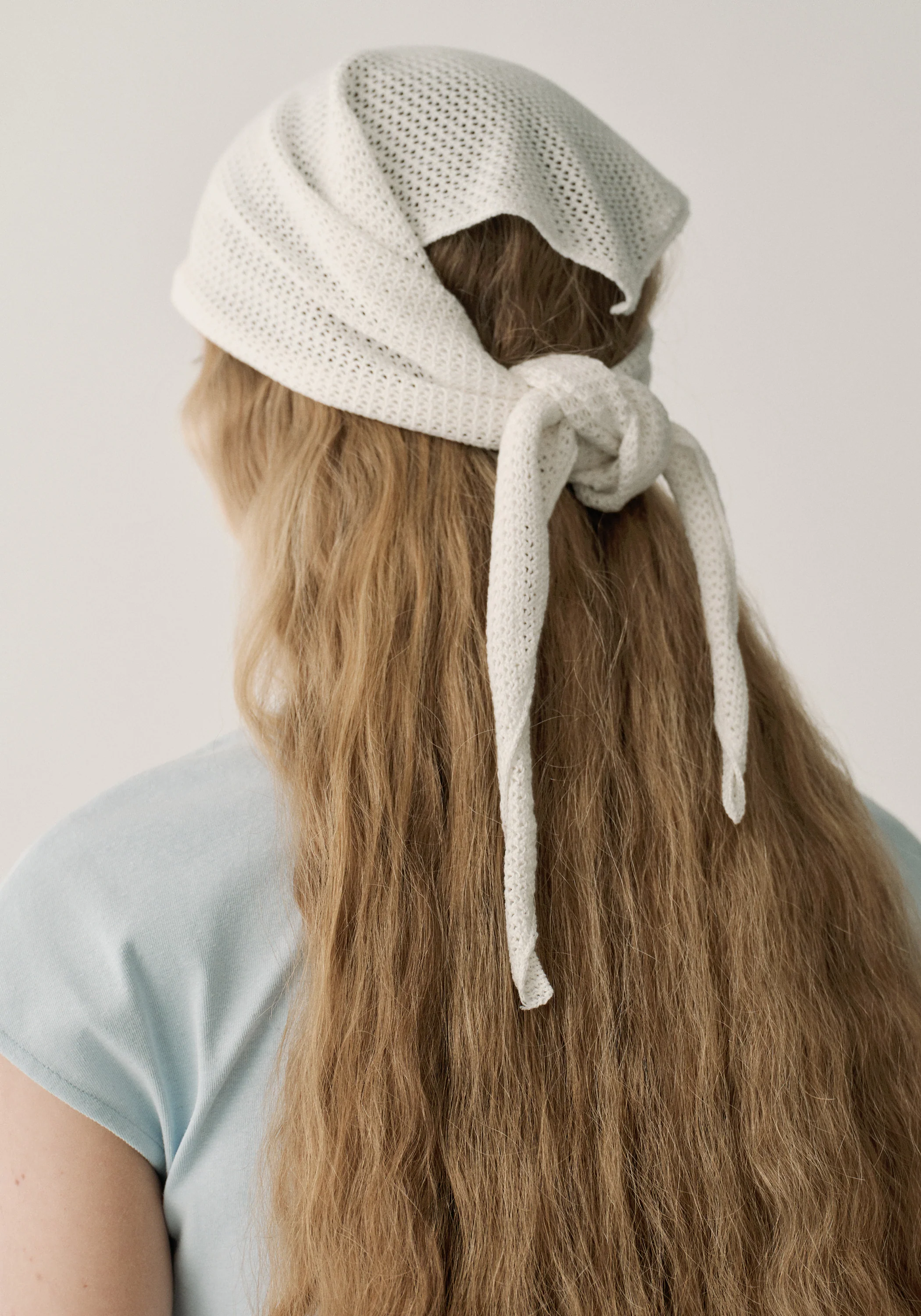 Open-knit Triangle Scarf - Image 20