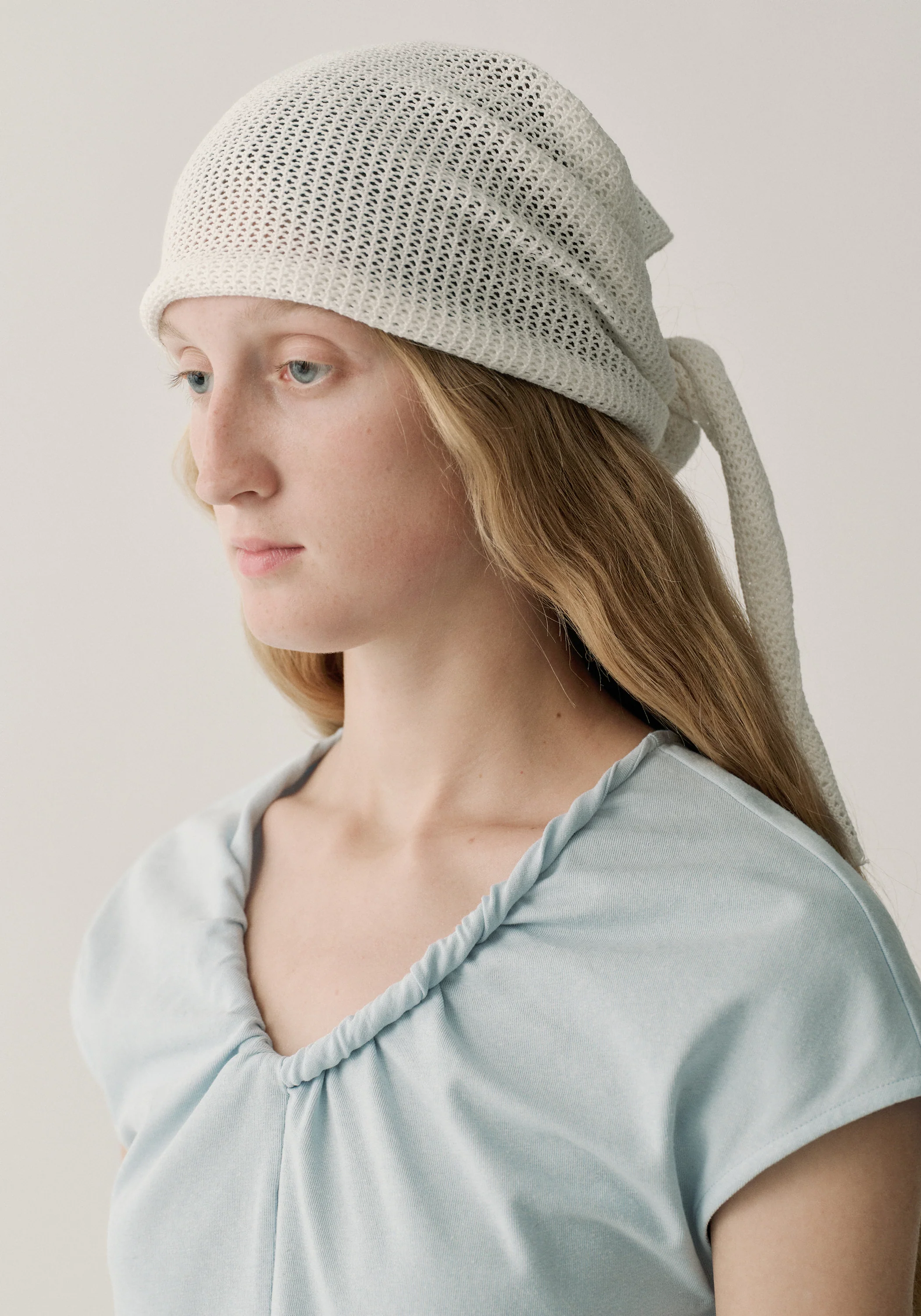 Open-knit Triangle Scarf - Image 21