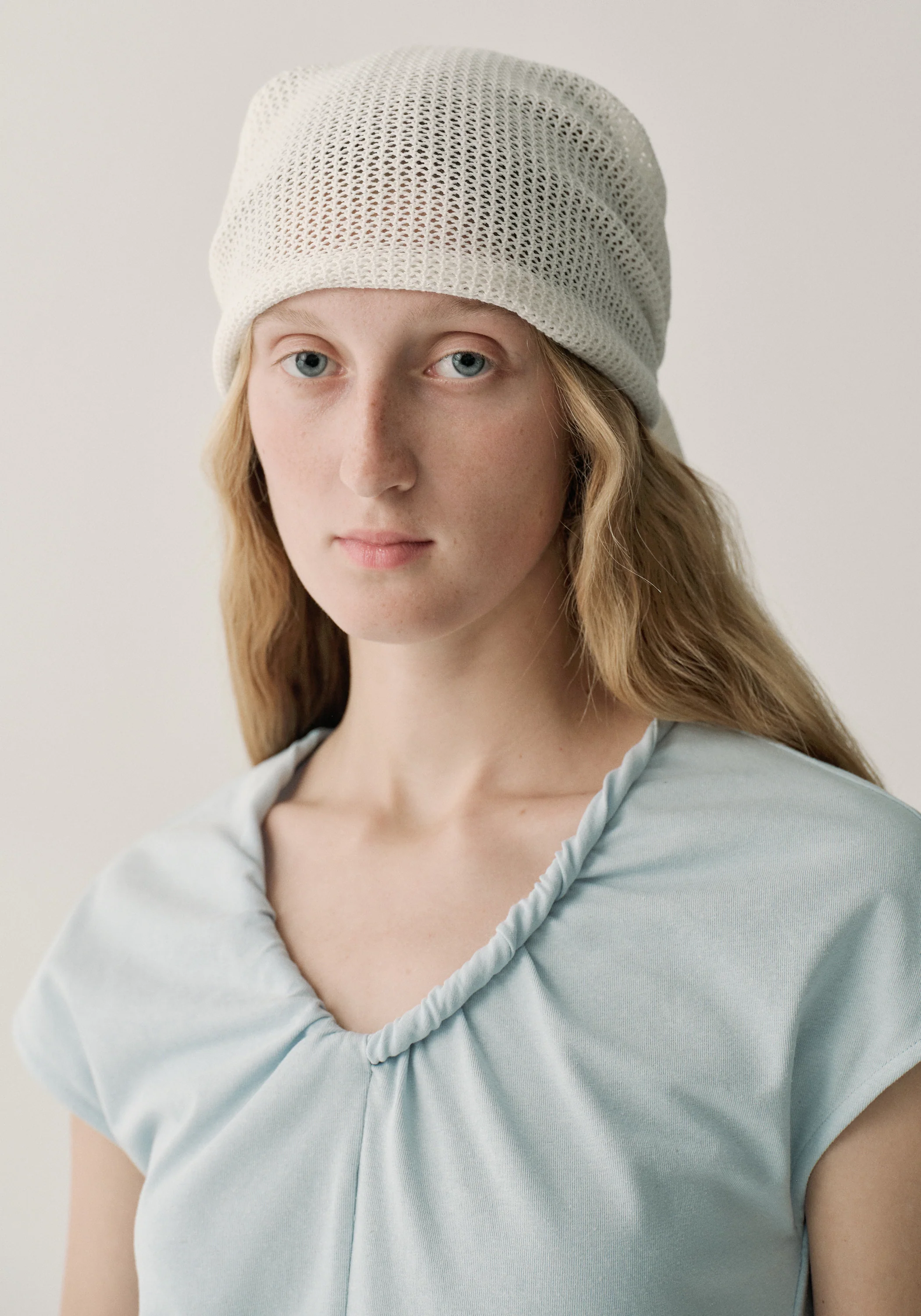 Open-knit Triangle Scarf - Image 22
