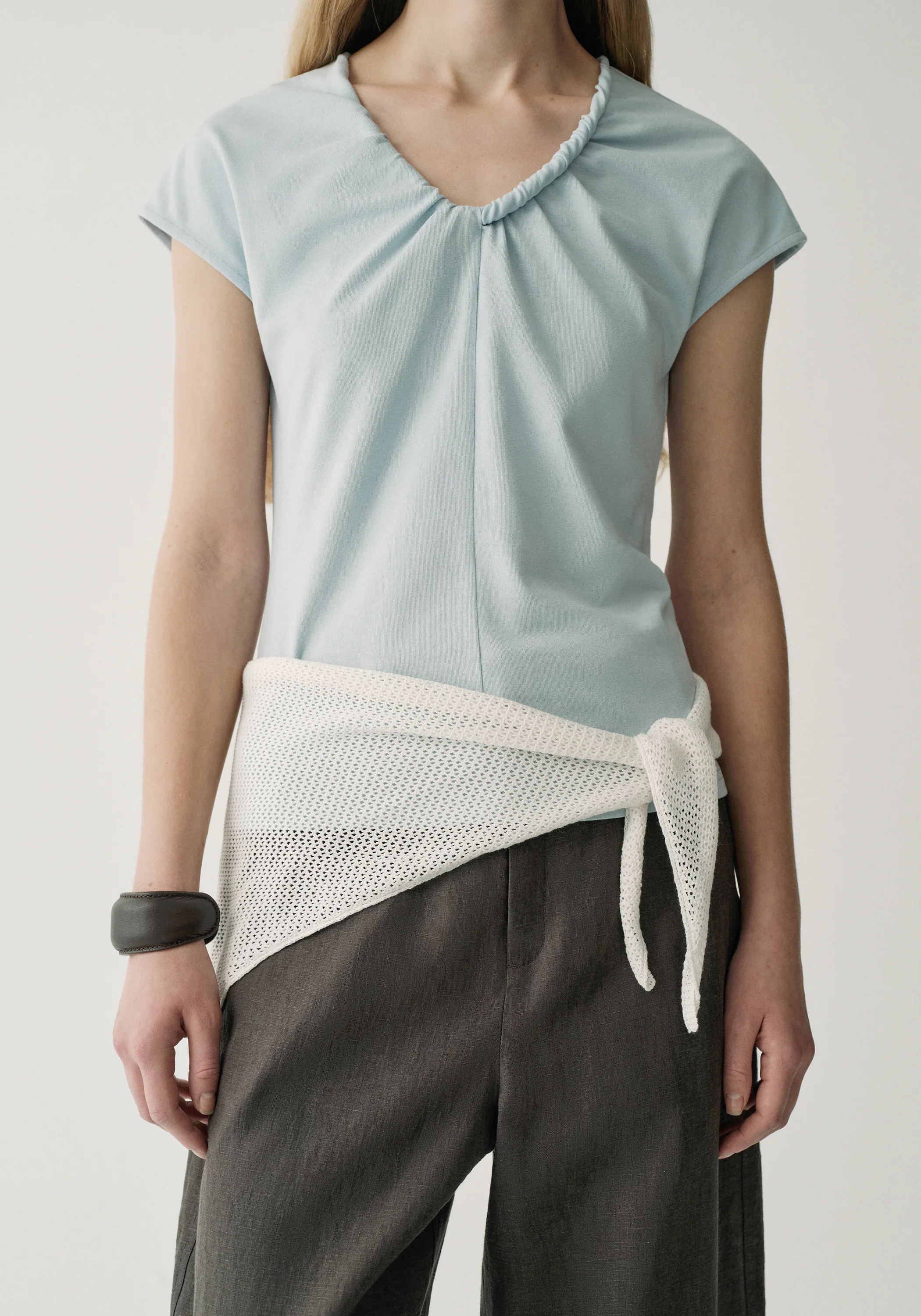 Open-knit Triangle Scarf - Image 23
