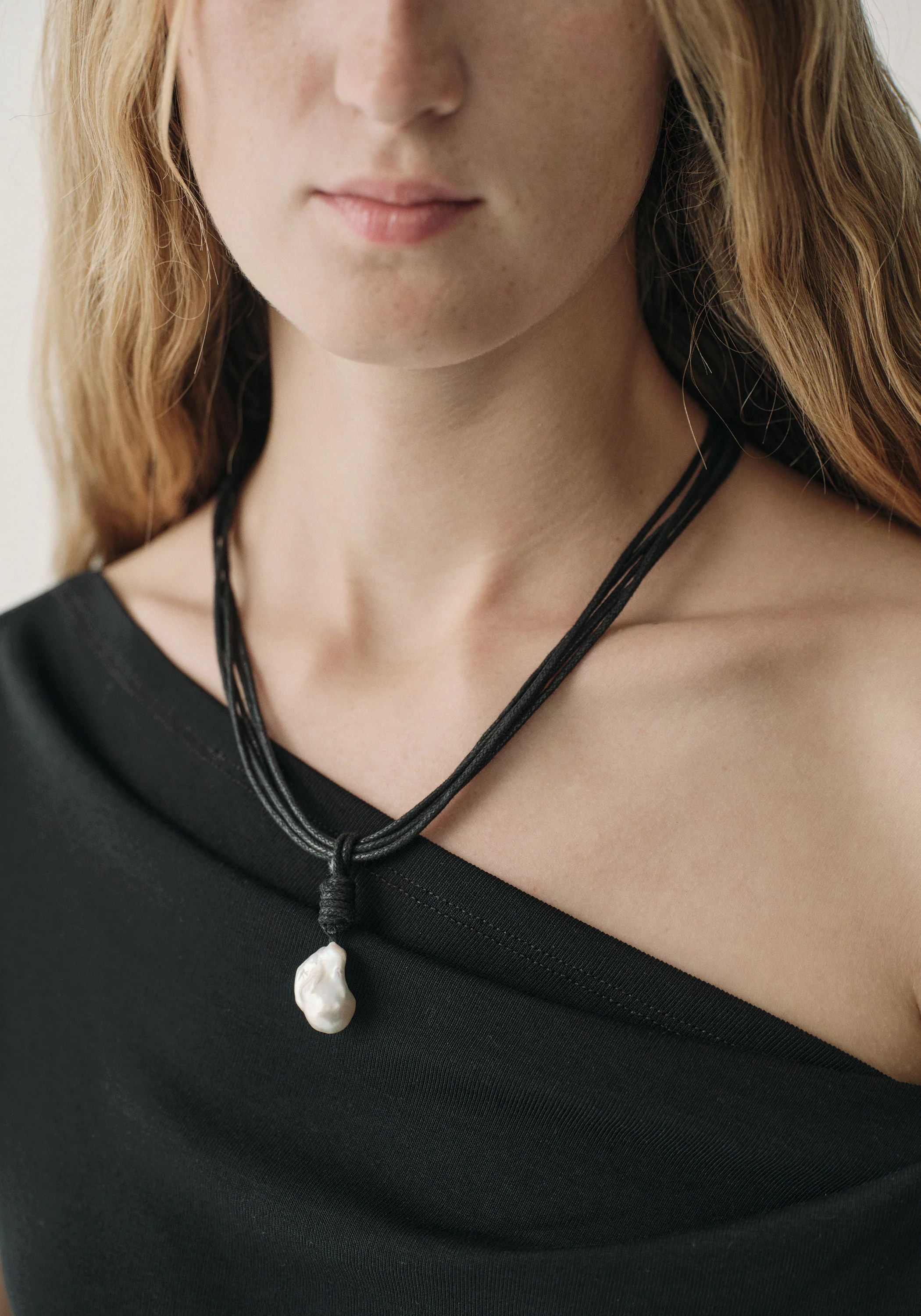 Handwoven Pearl Necklace - Image 2