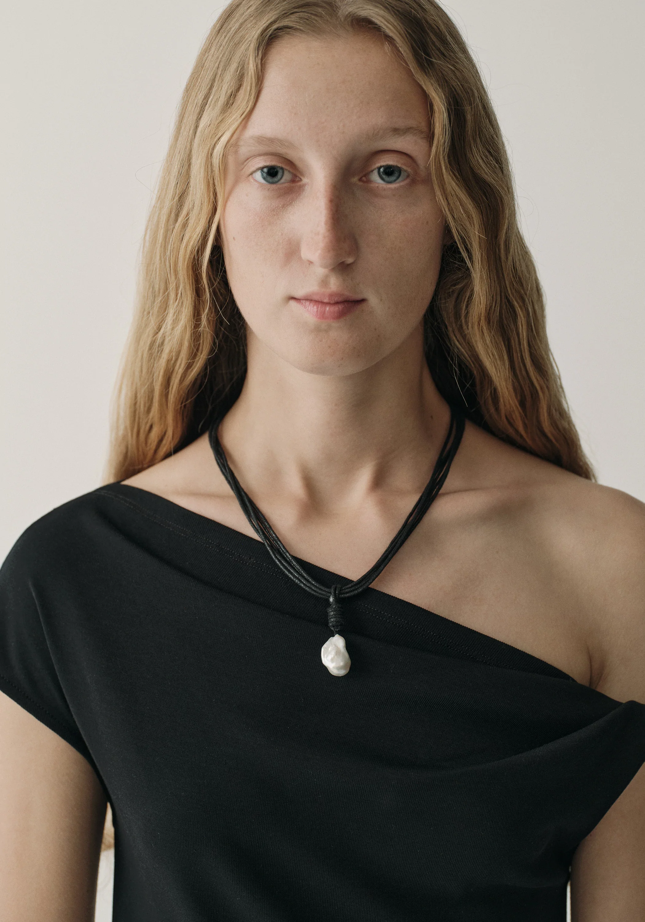 Handwoven Pearl Necklace - Image 8