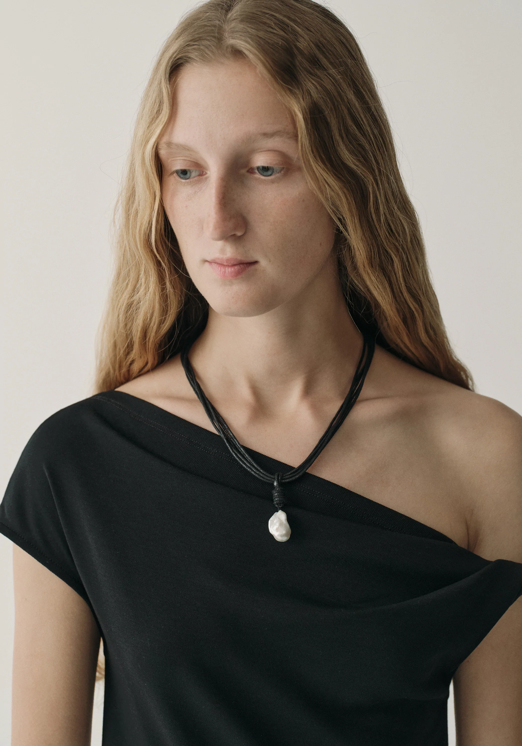 Handwoven Pearl Necklace - Image 9