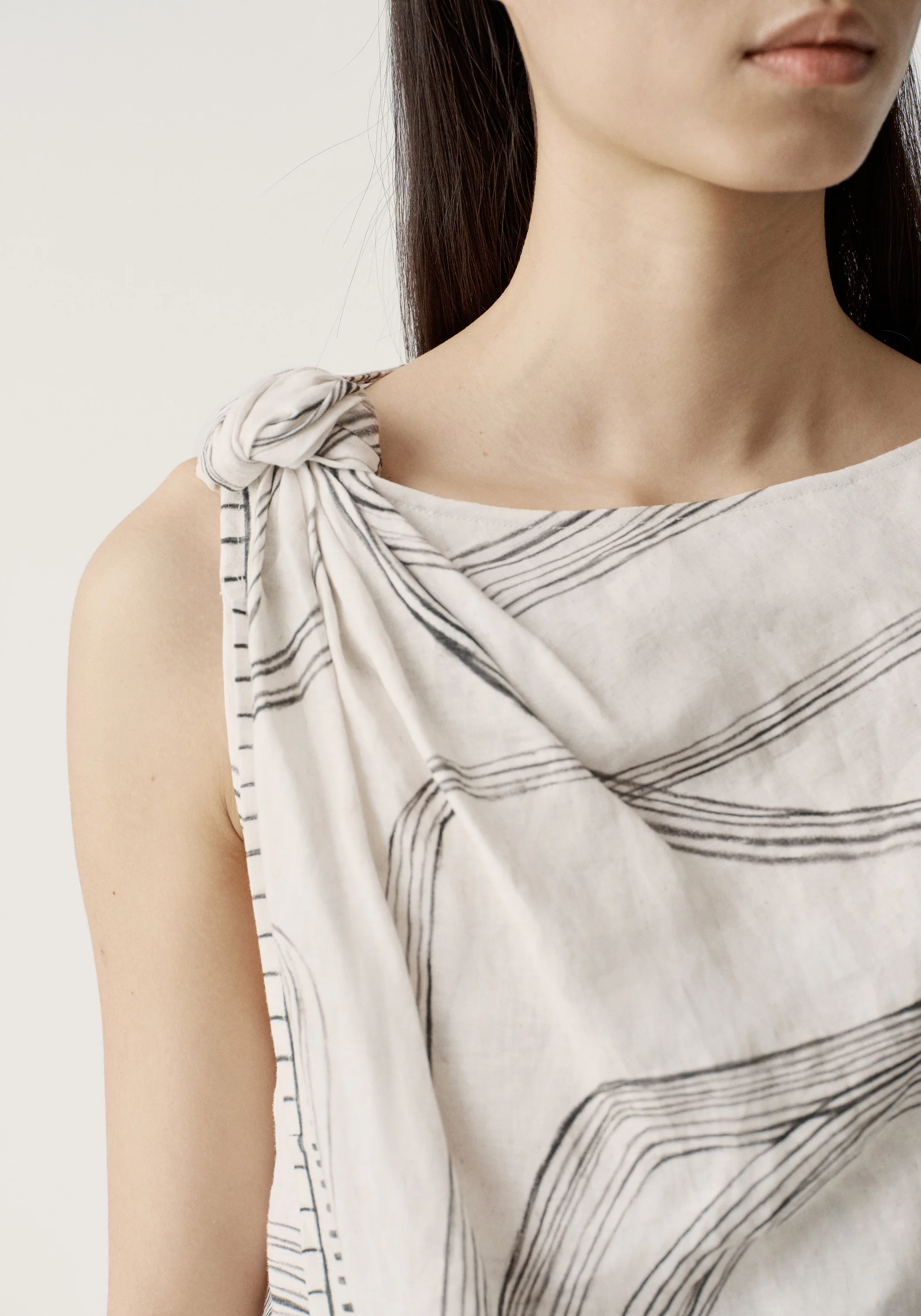 Print Sleeveless Top - Image 7