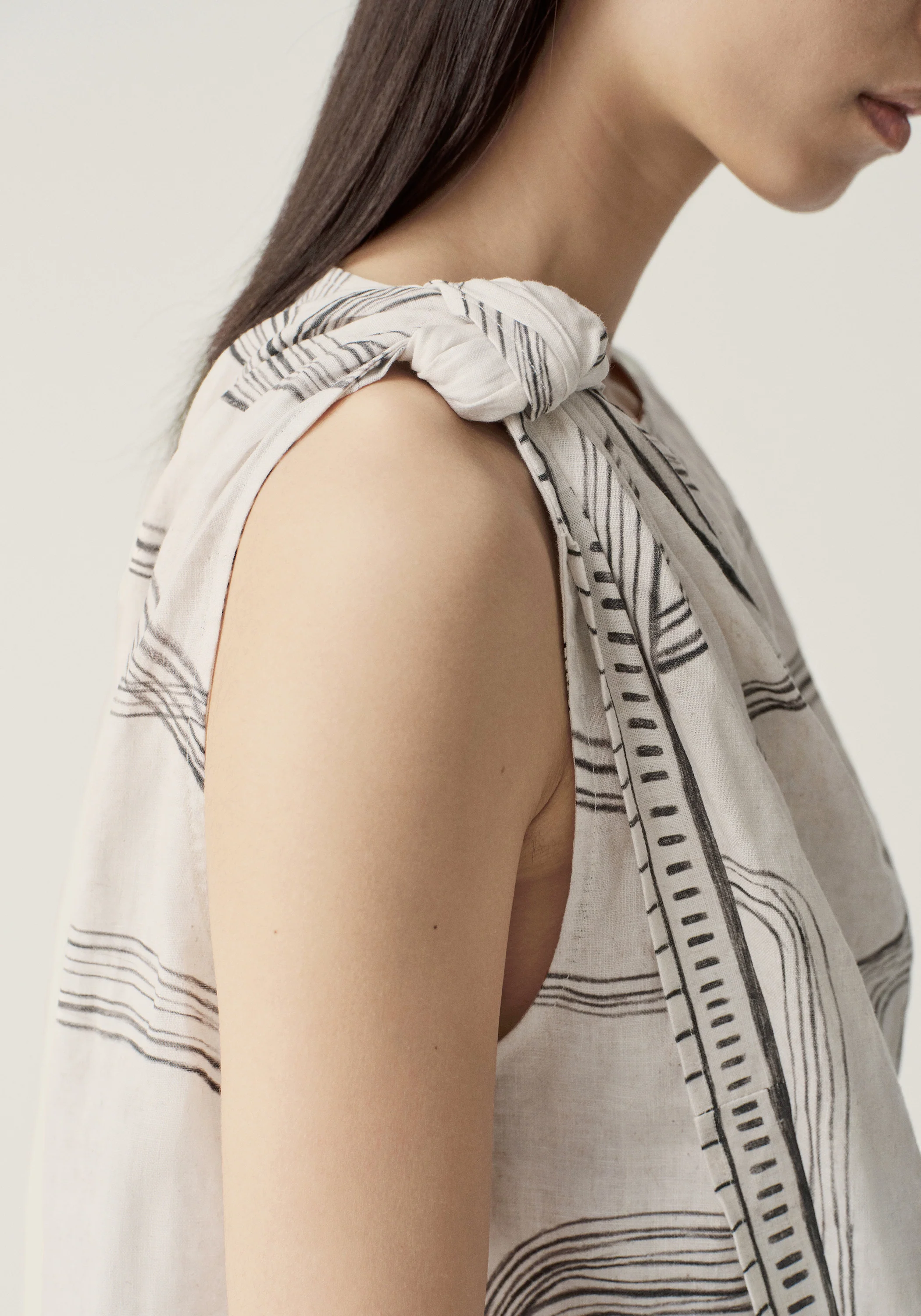 Print Sleeveless Top - Image 8