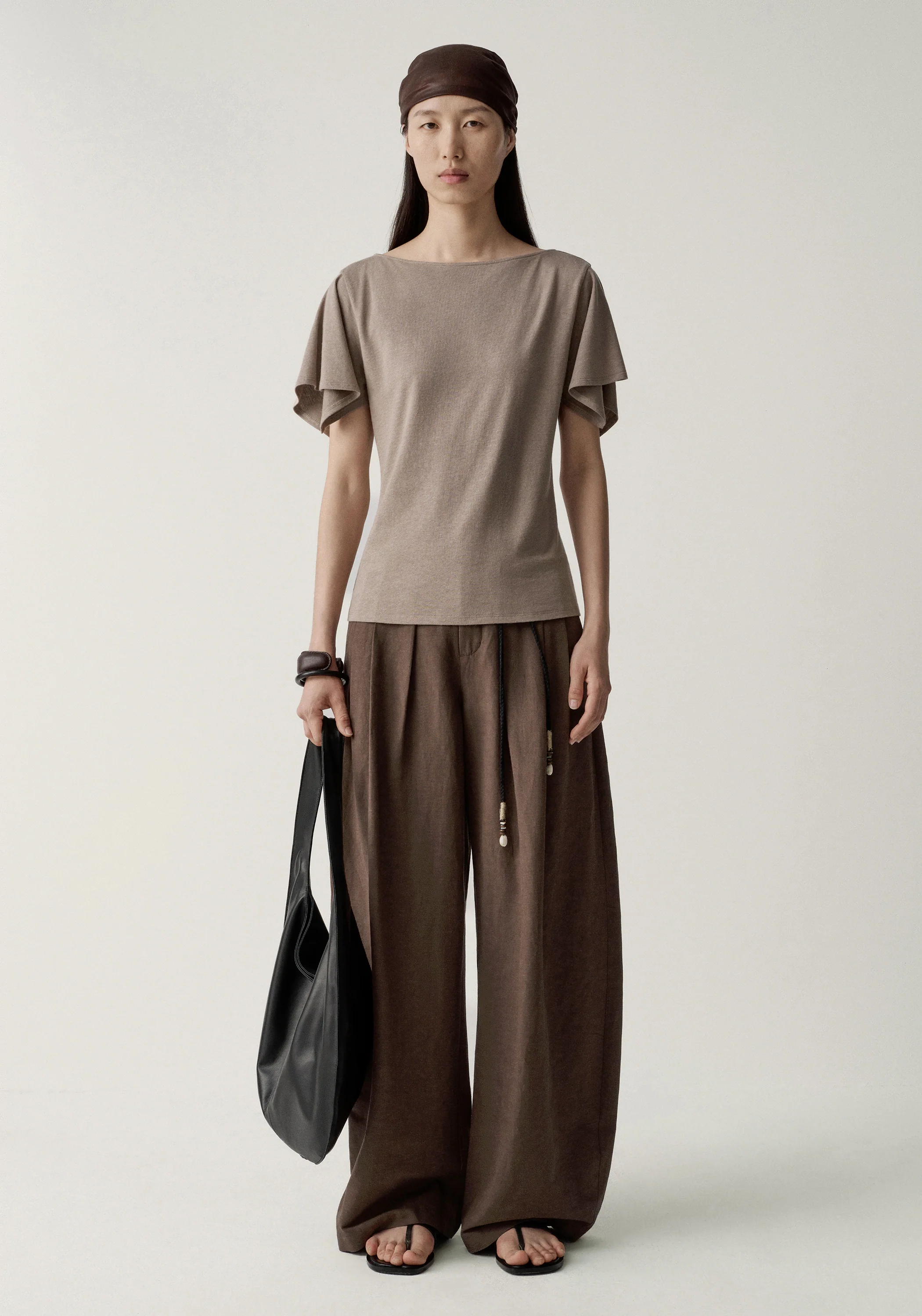 Pleated Curved Pants