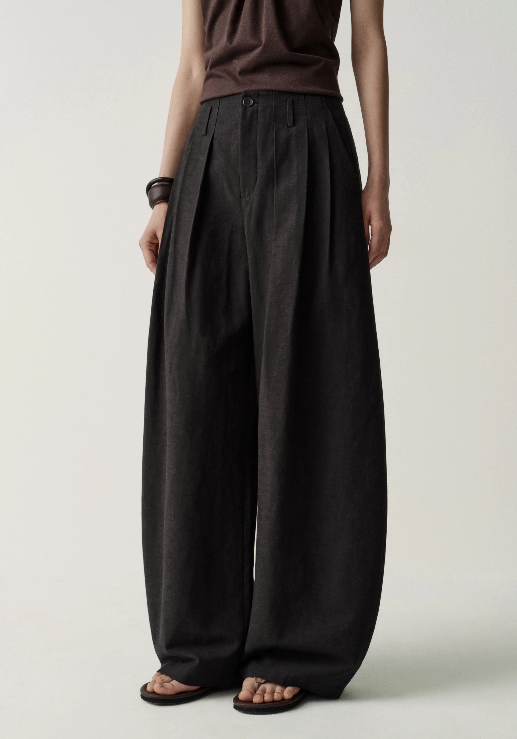 Pleated Curved Pants - Image 15