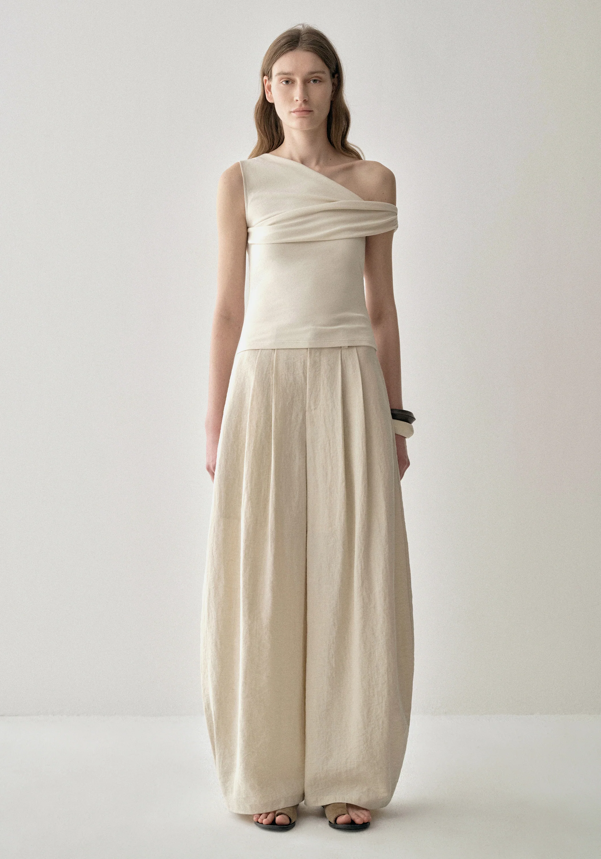 Pleated Wide-leg Pants - Image 11