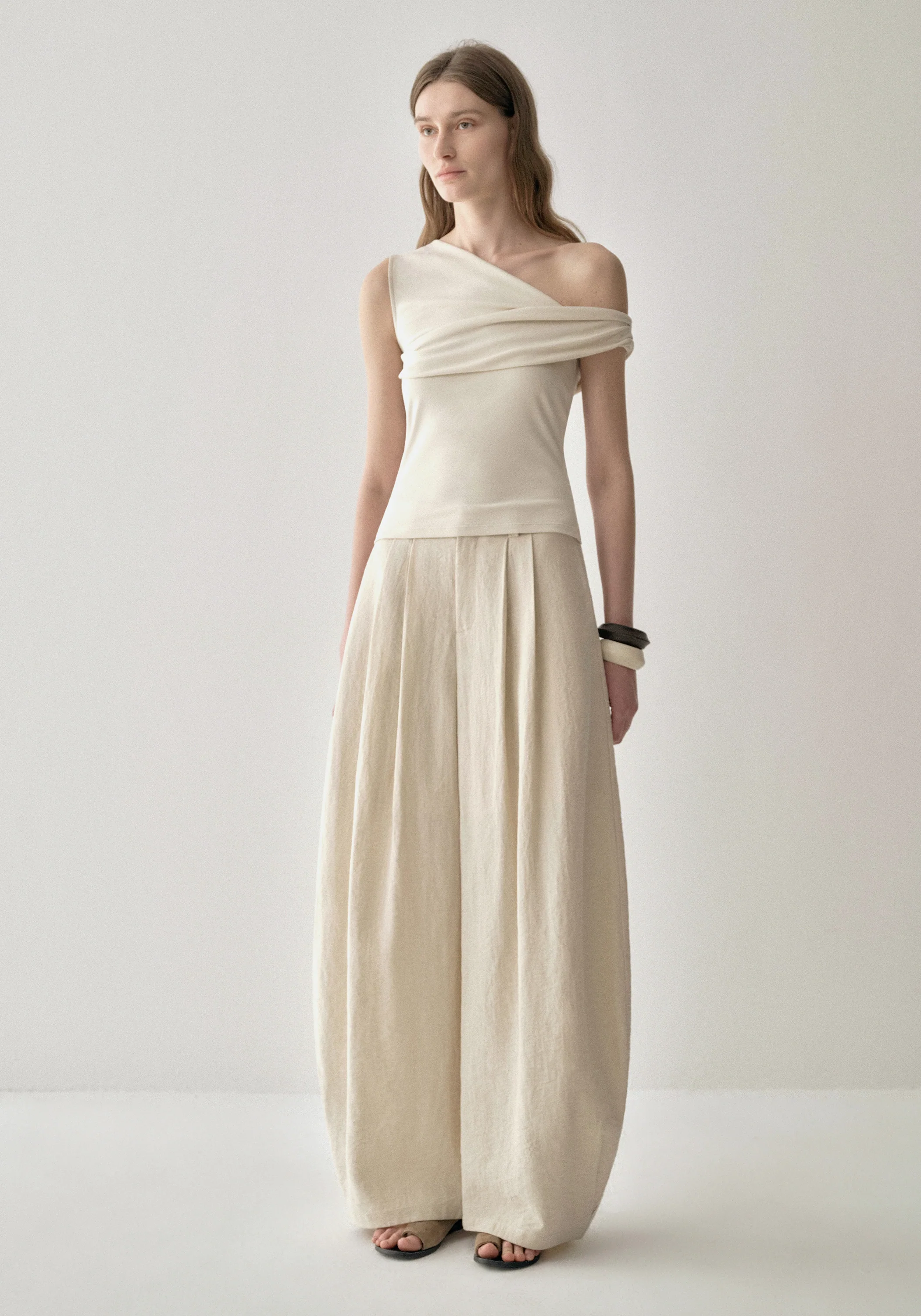 Pleated Wide-leg Pants - Image 12