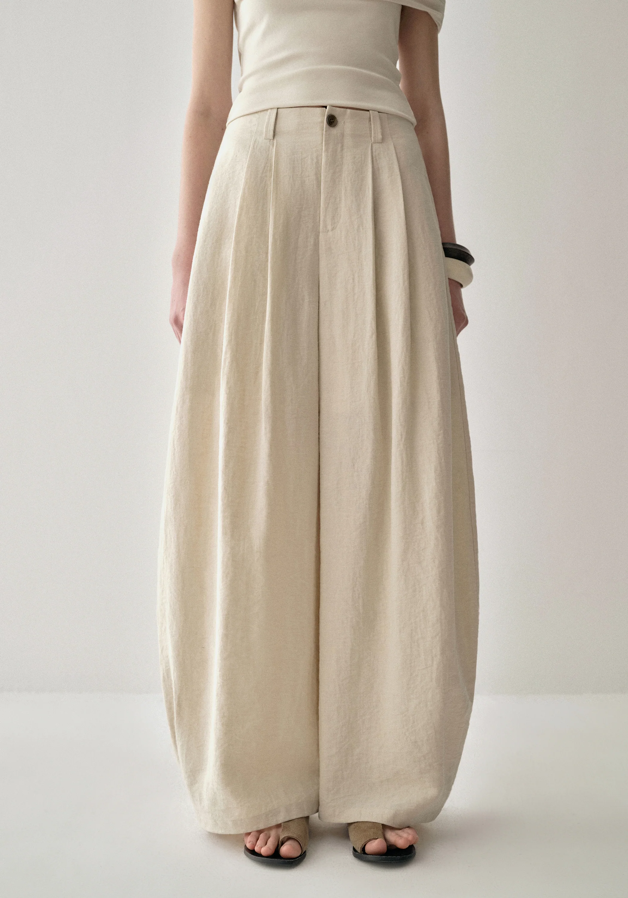 Pleated Wide-leg Pants - Image 14