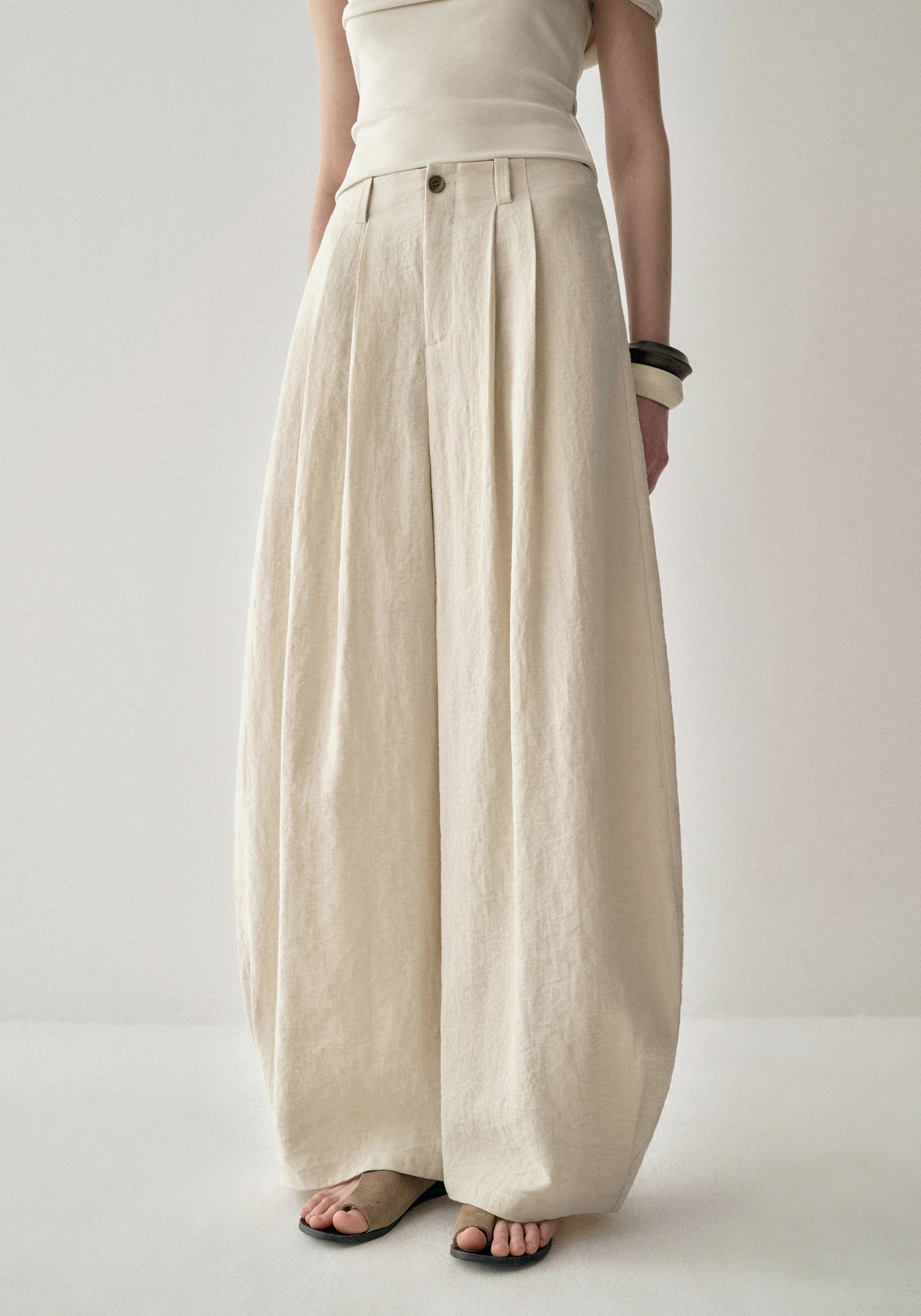Pleated Wide-leg Pants - Image 15
