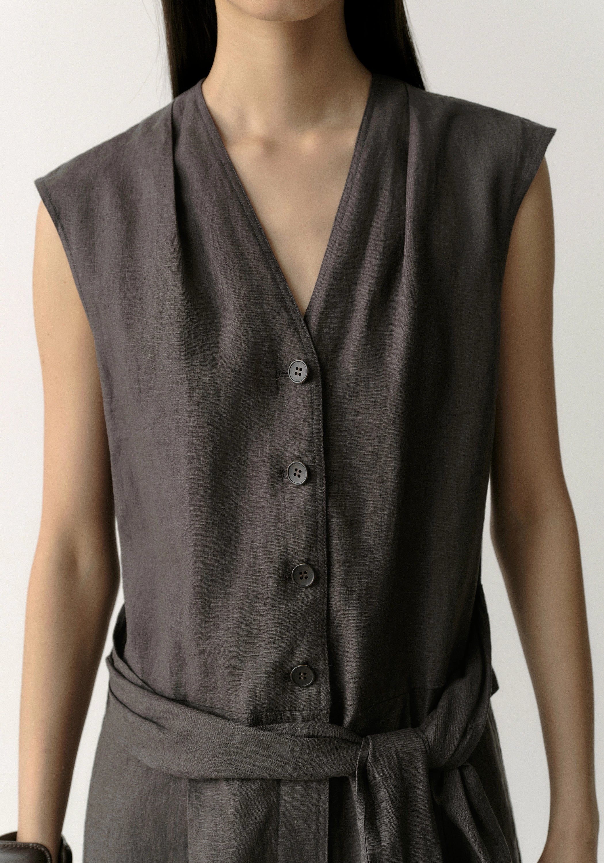Linen Sleeveless Cropped Jumpsuit - Image 5