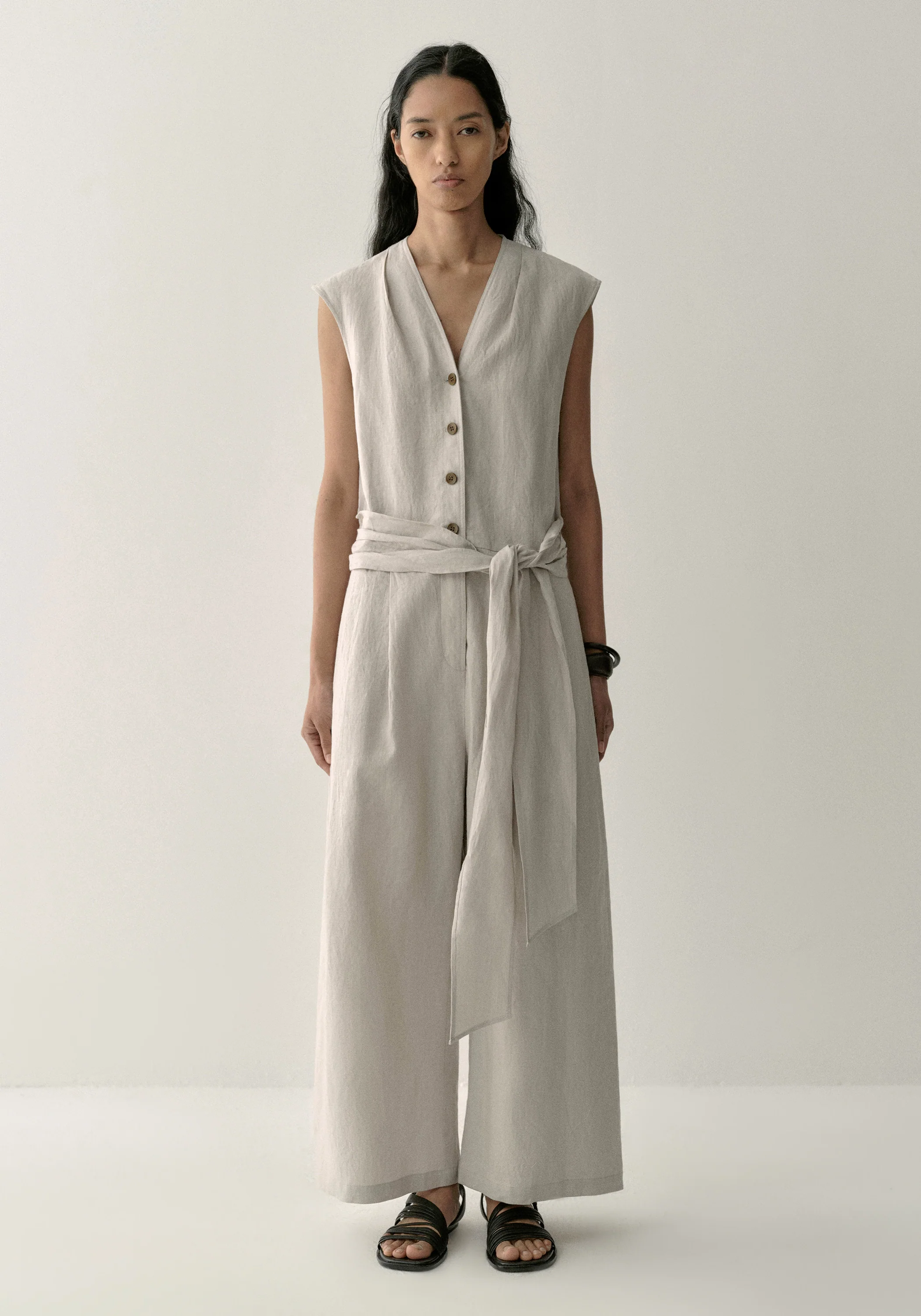 Linen Sleeveless Cropped Jumpsuit - Image 9