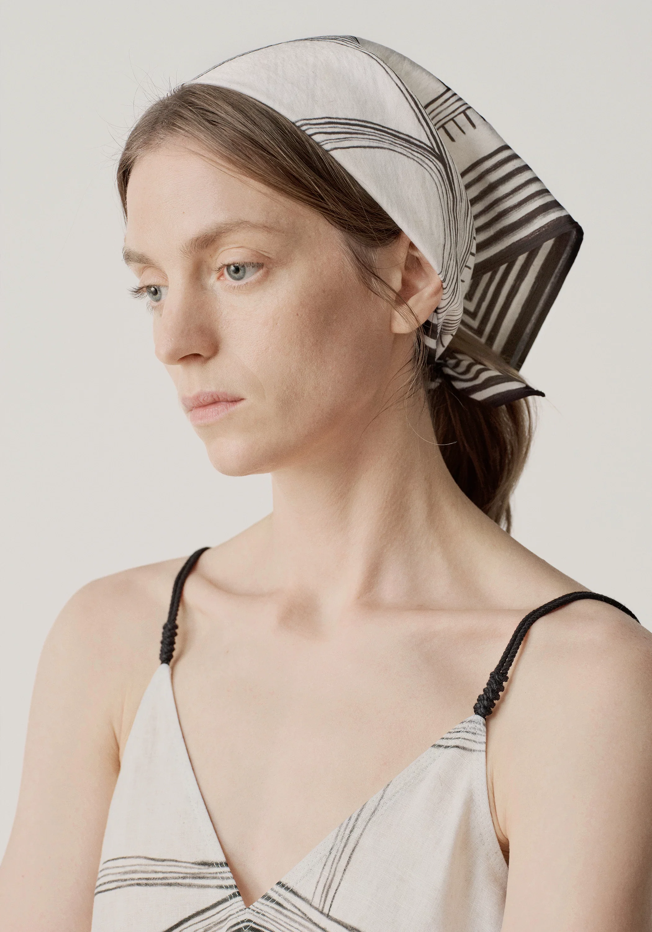 Print Square Scarf - Image 4