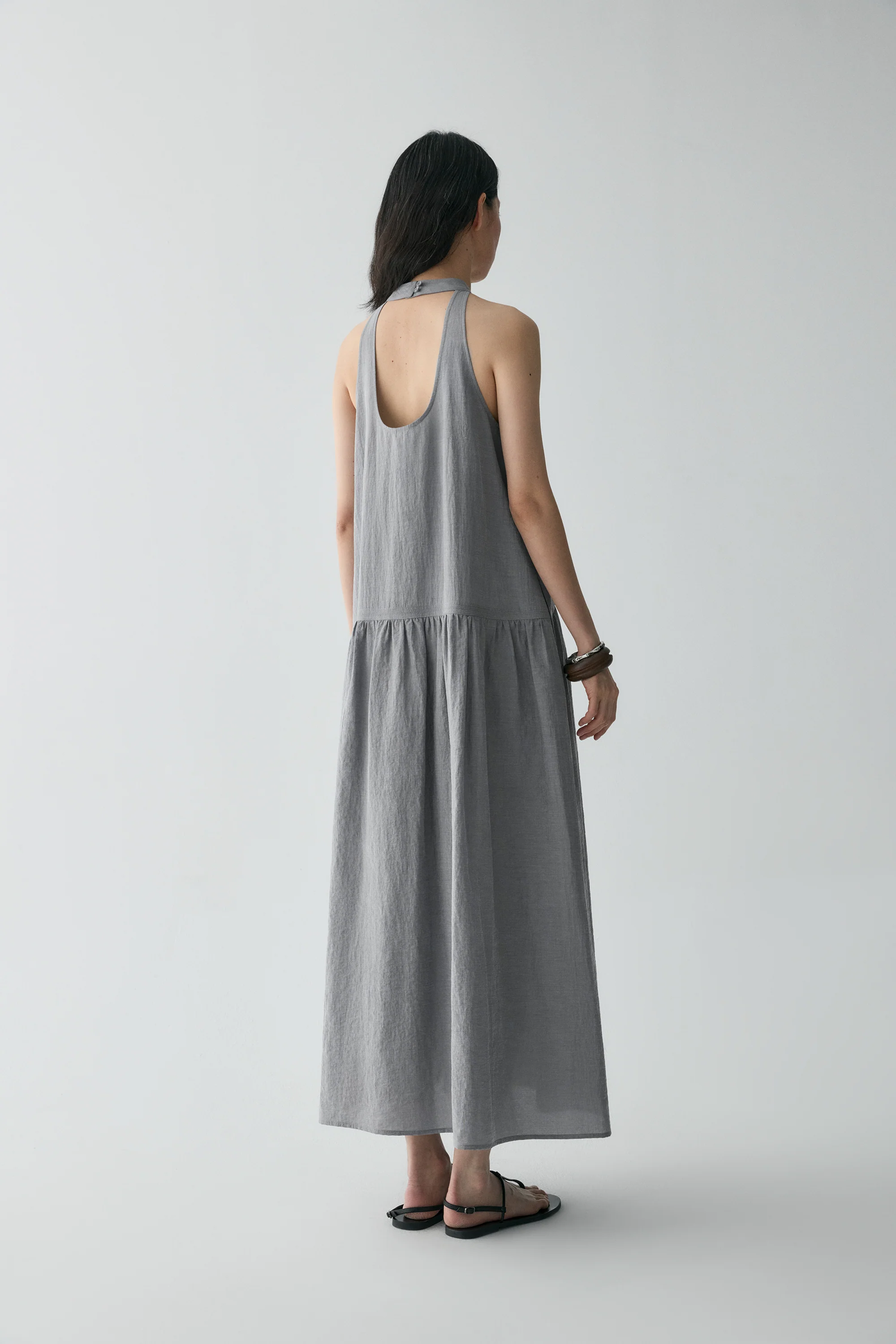 Gathered Halterneck Linen Dress - Image 19