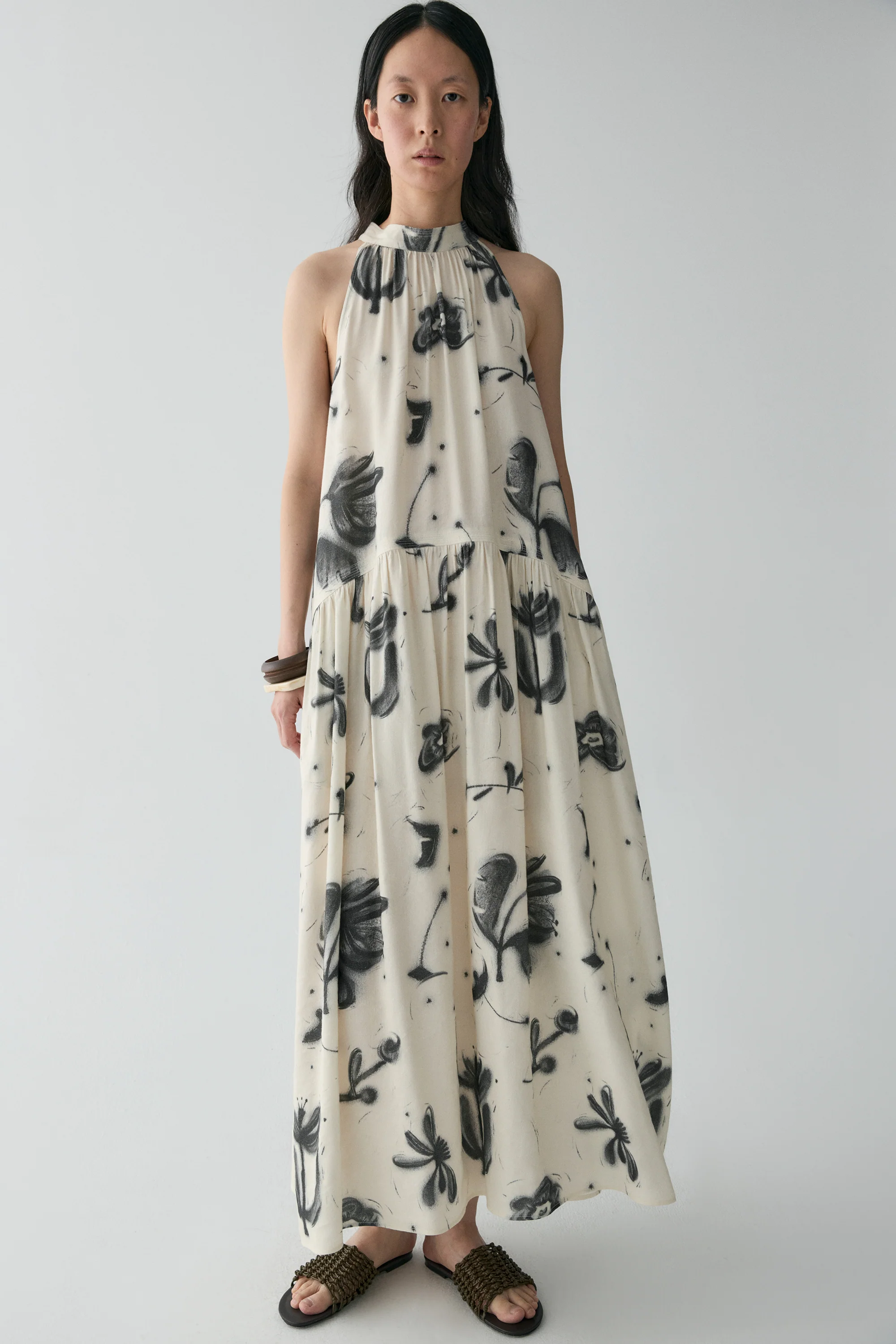 Halterneck Campanula-print Dress - Image 7