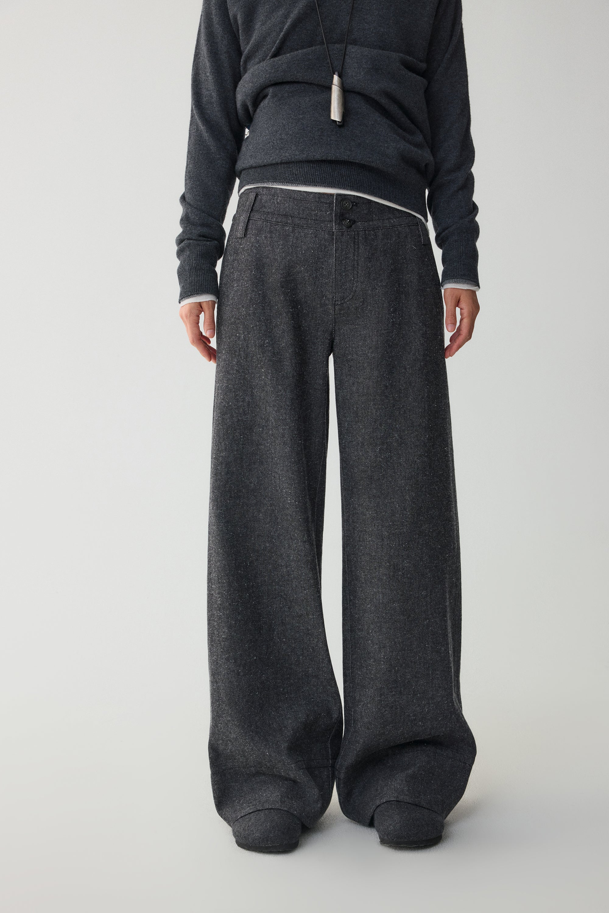 Hemp and Cotton Blend Trousers - Image 10