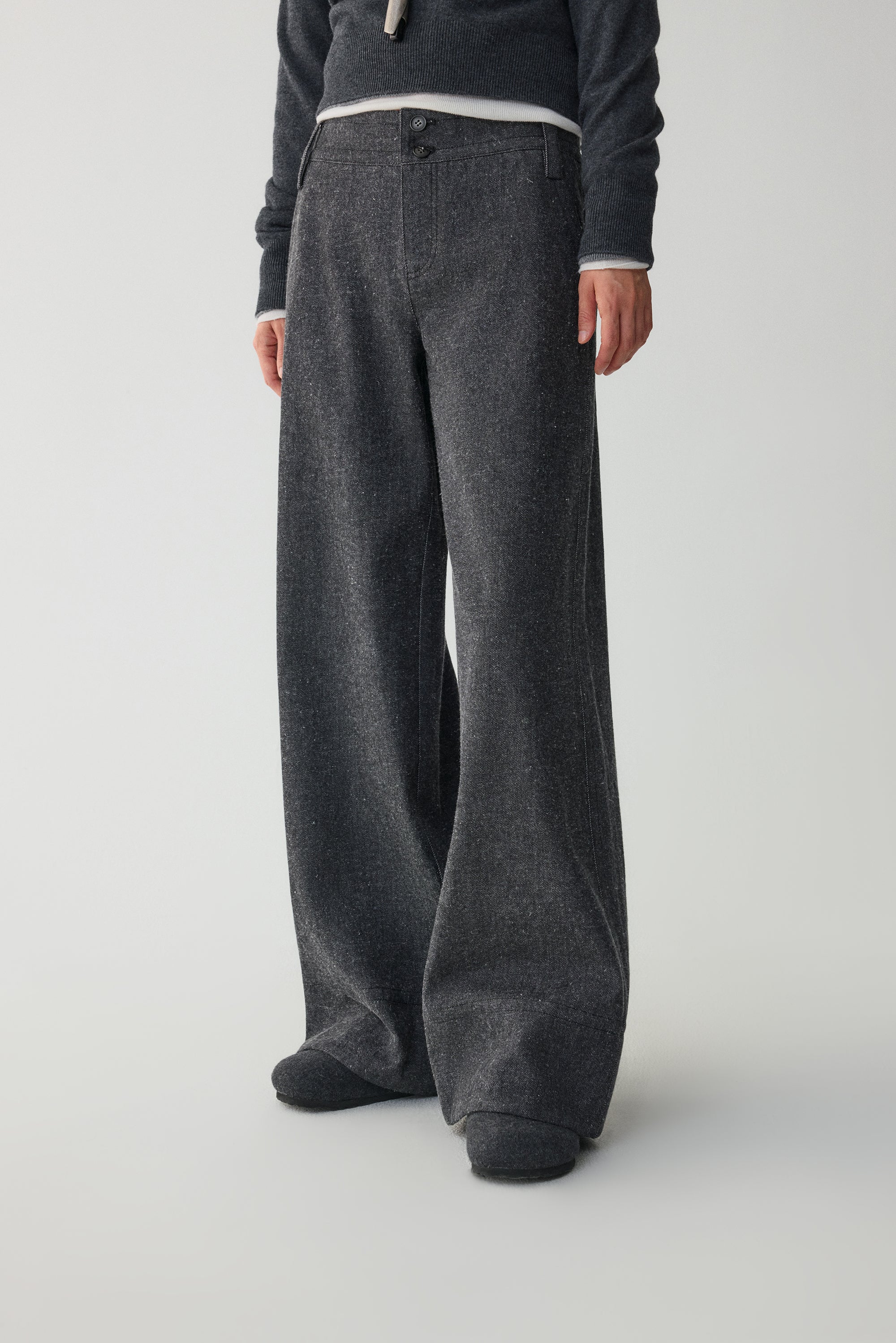 Hemp and Cotton Blend Trousers - Image 11
