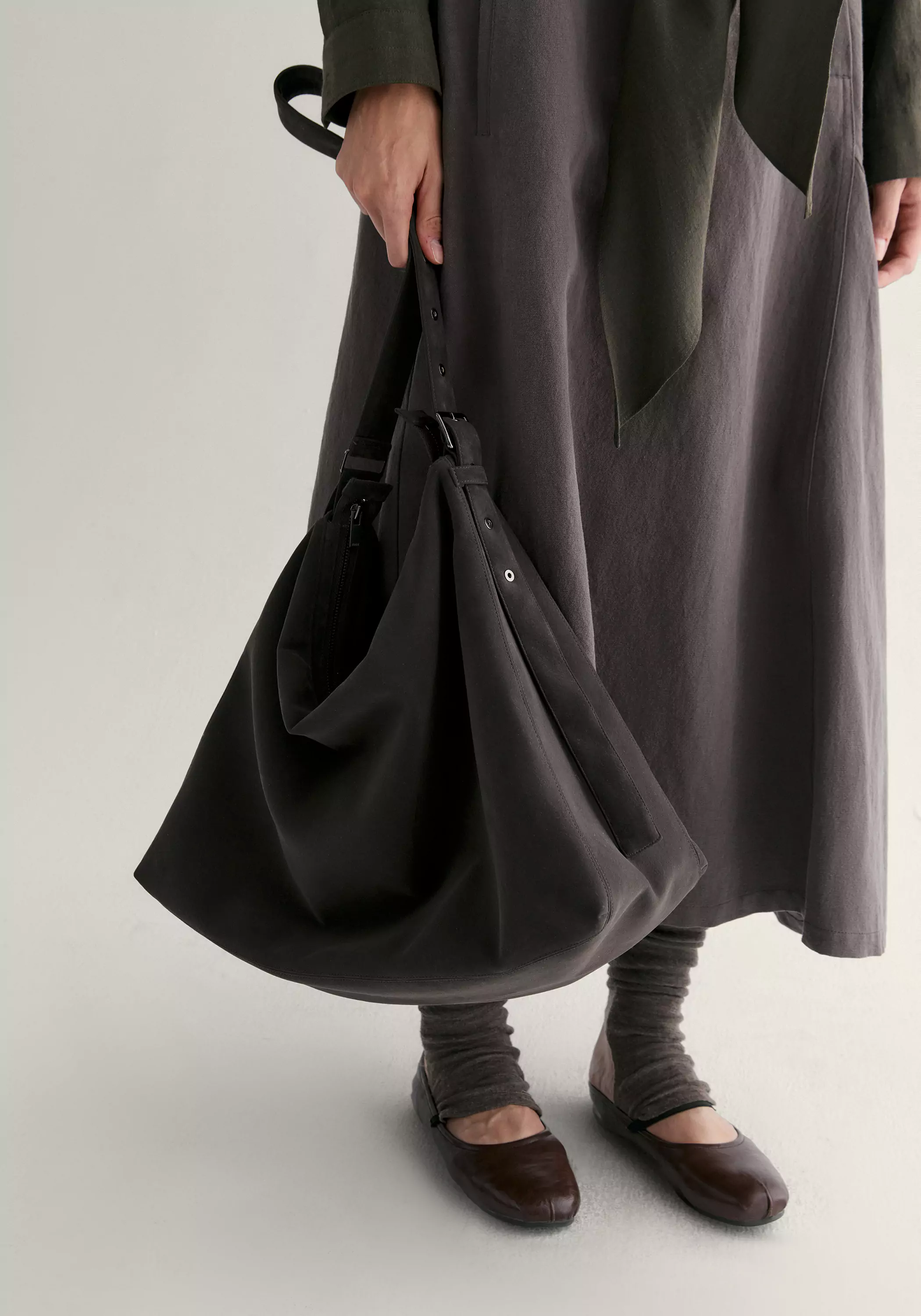Large Belted Hobo Bag - Image 20