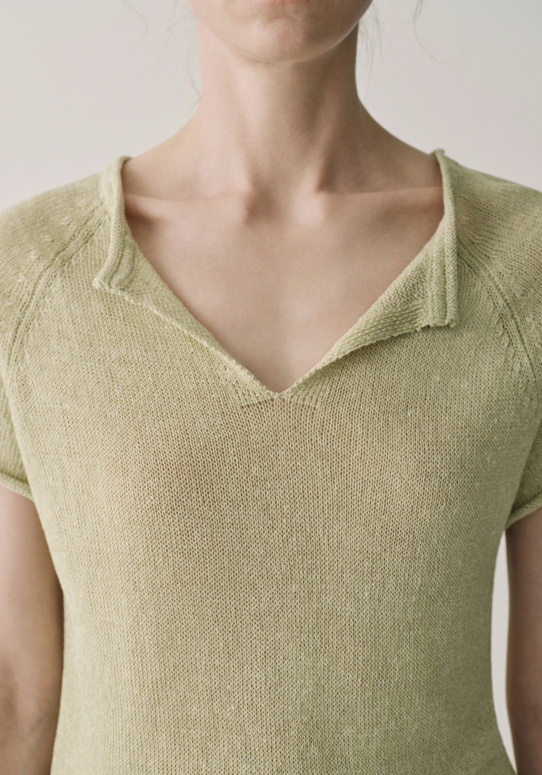 Linen V-neck Shirt - Image 21